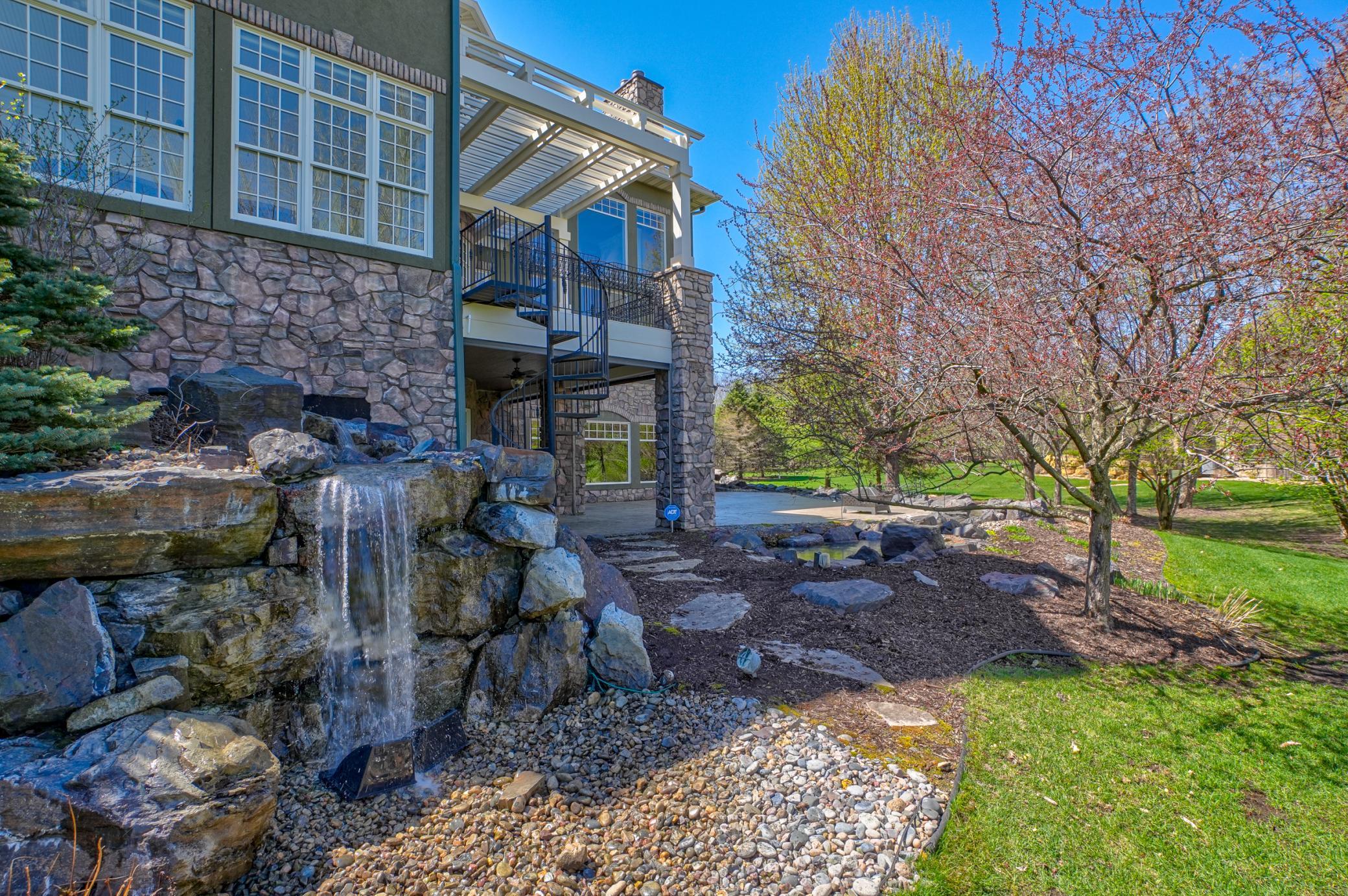 327 Lindsay Road Property Photo 40