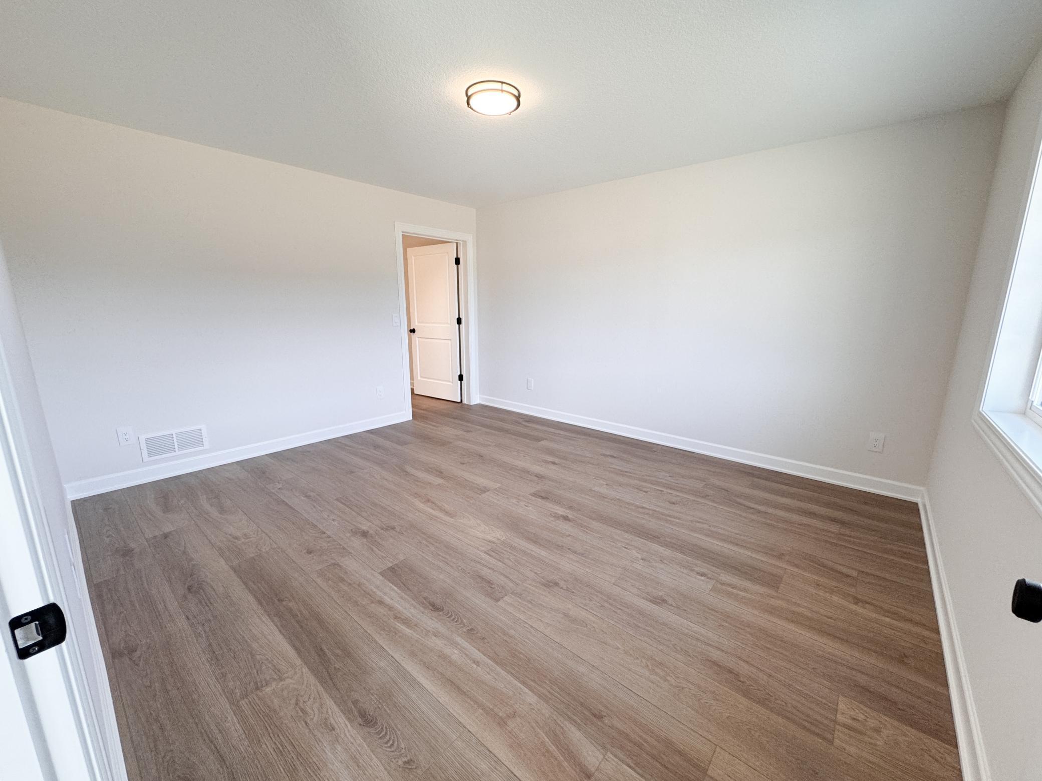 718 South Division Street Property Photo 12