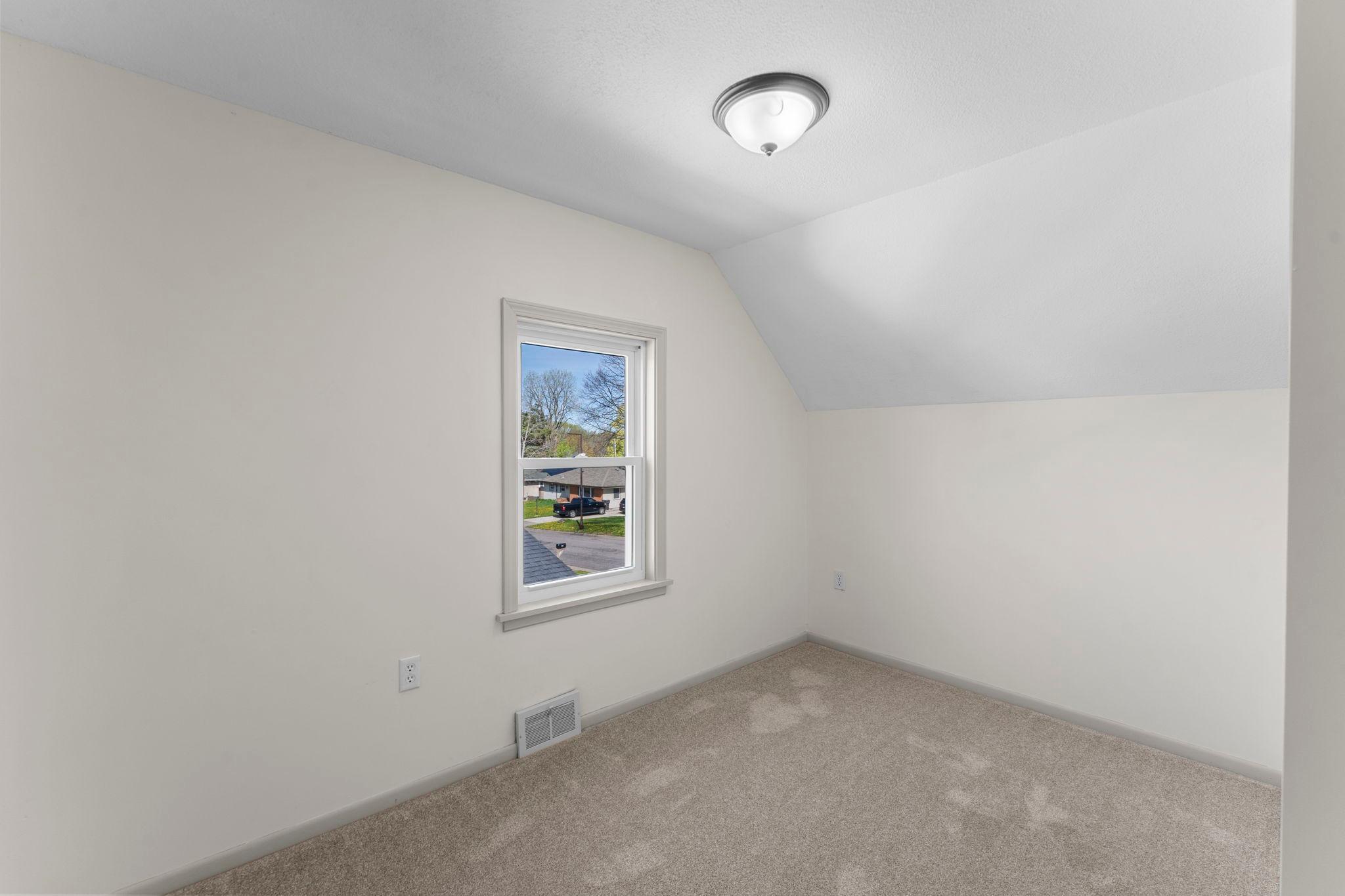 440 Nebraska Avenue E Property Photo 30