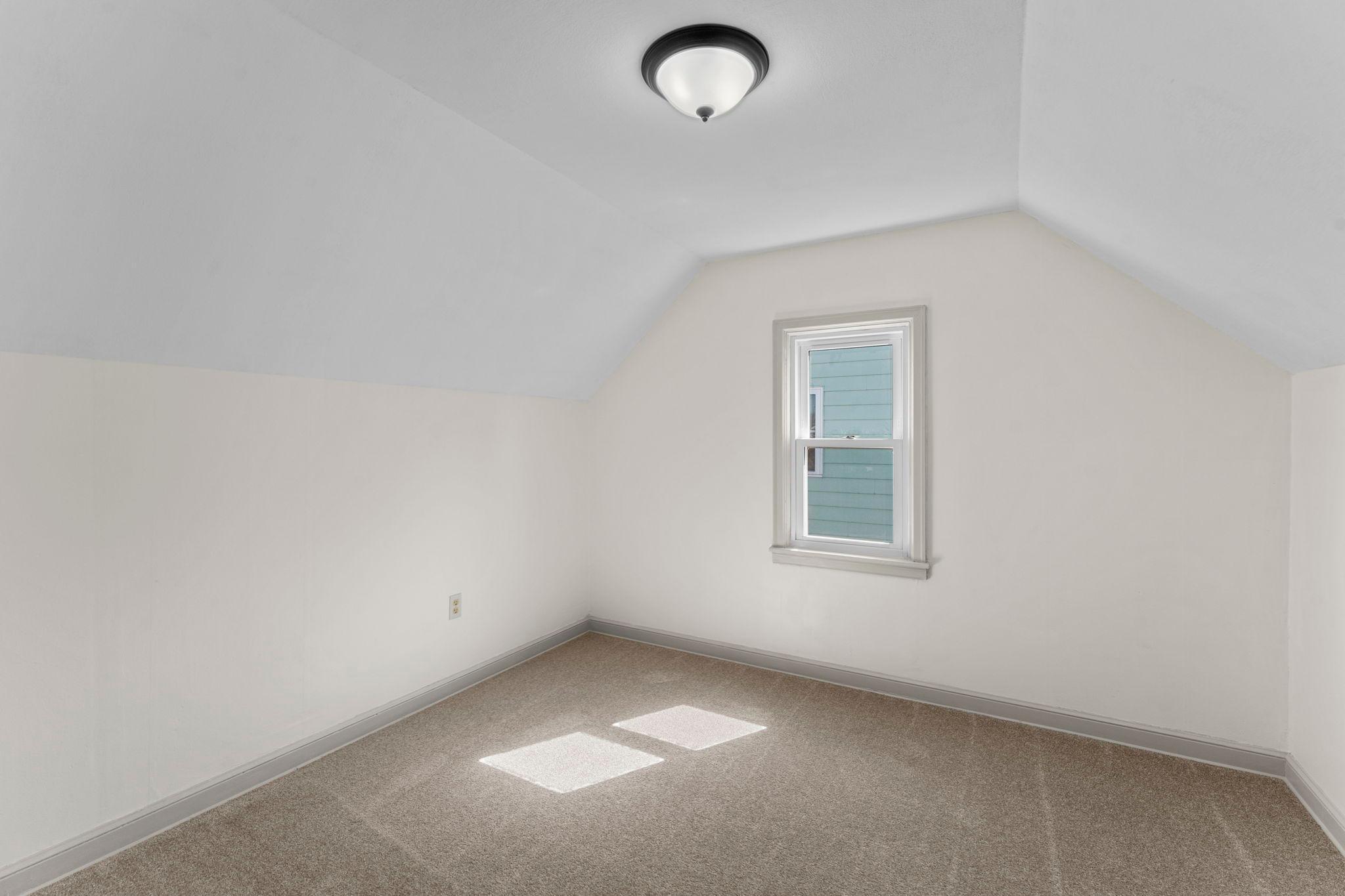440 Nebraska Avenue E Property Photo 32
