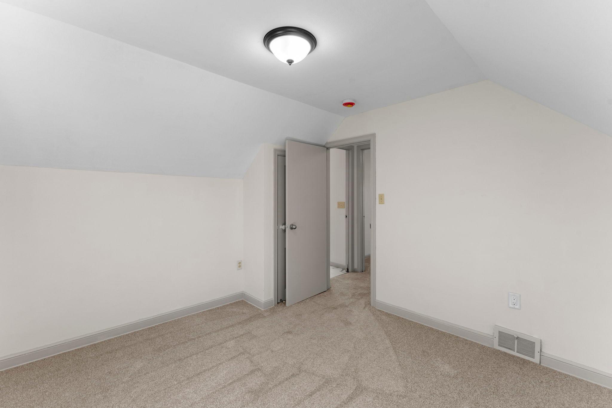 440 Nebraska Avenue E Property Photo 33