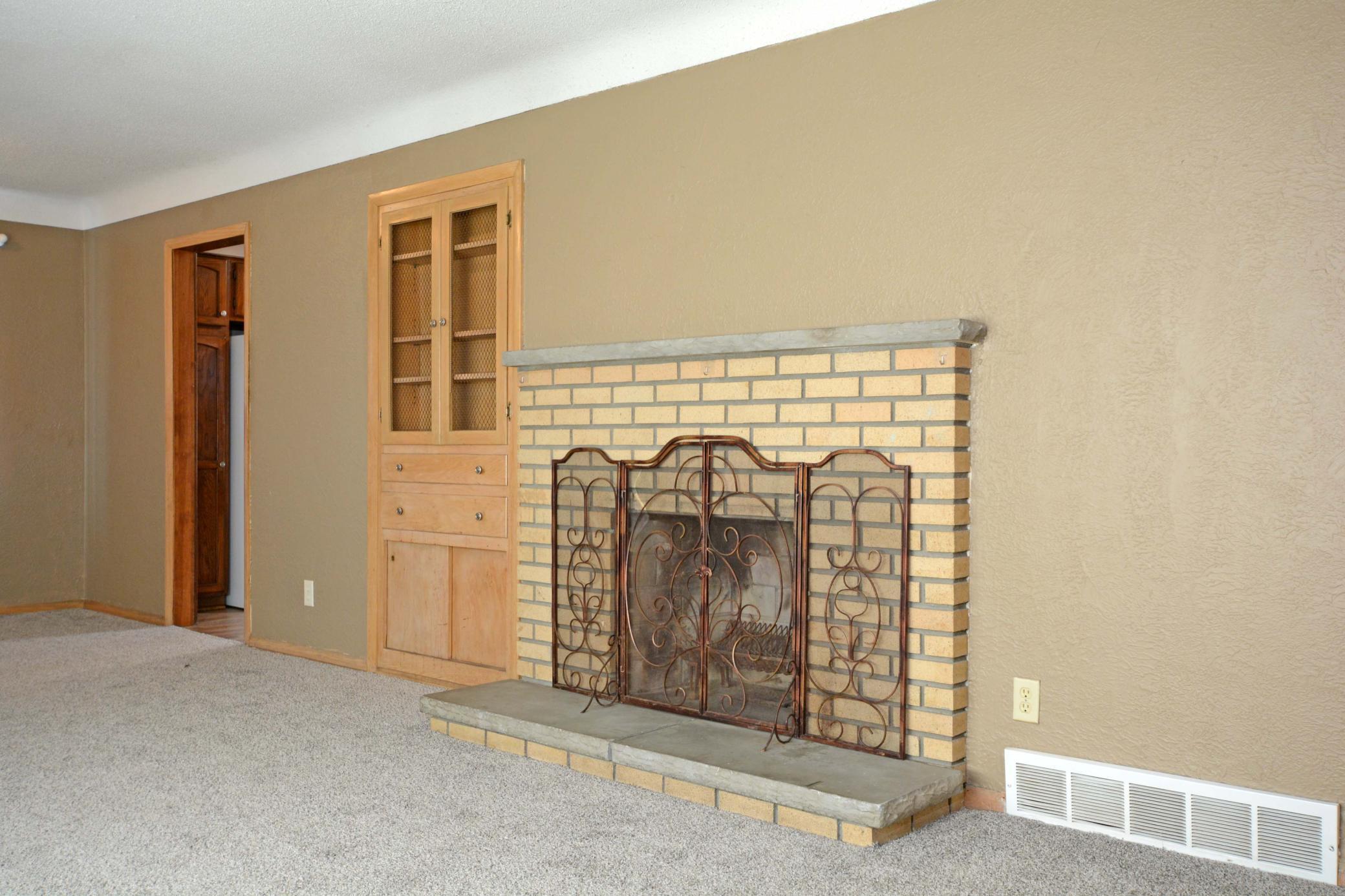 1483 3rd Street E Property Photo 6