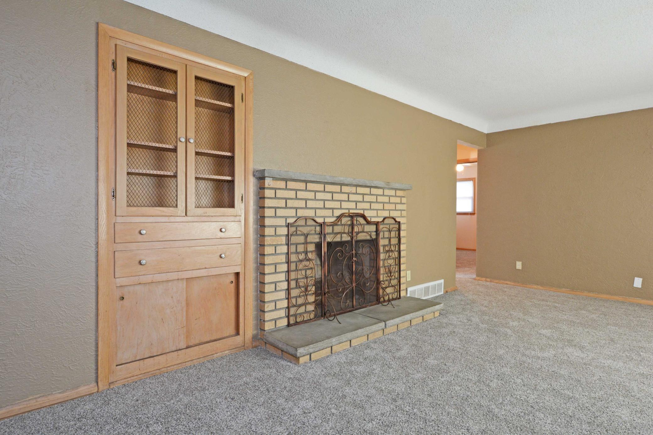 1483 3rd Street E Property Photo 7