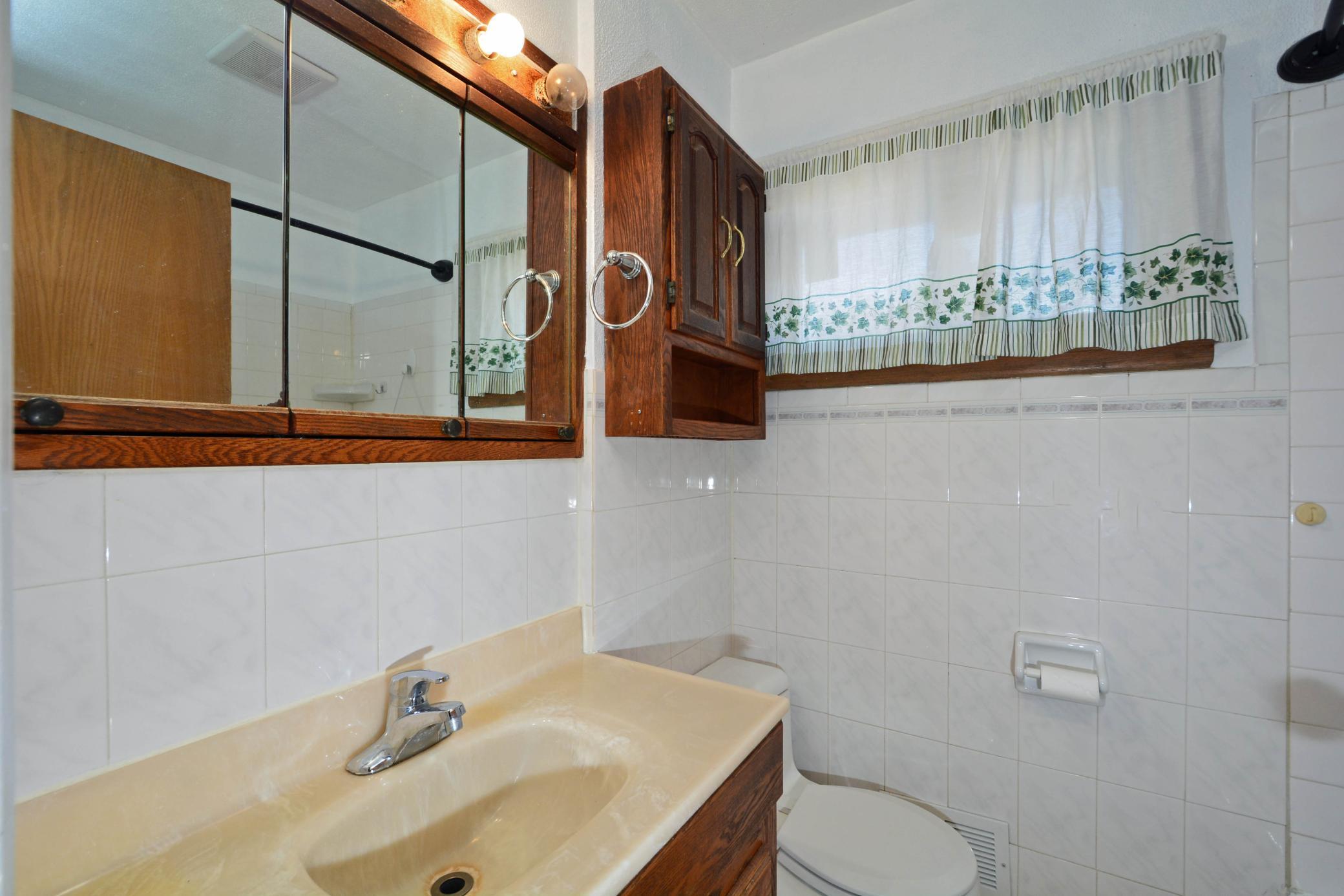 1483 3rd Street E Property Photo 22