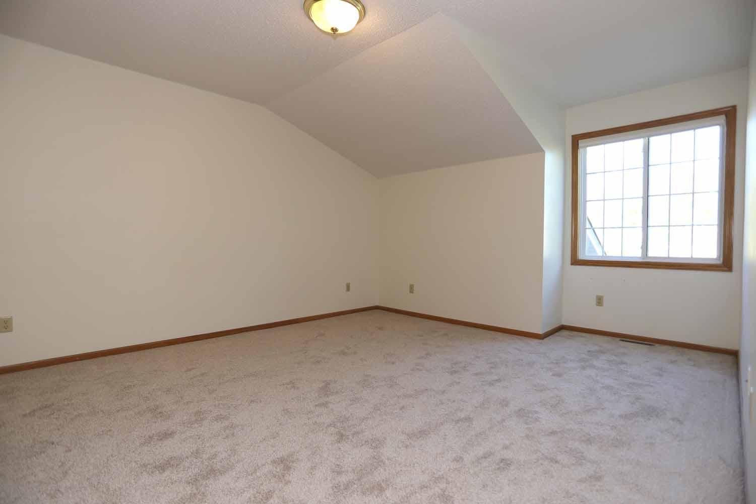 7689 Nicholas Way Property Photo 11