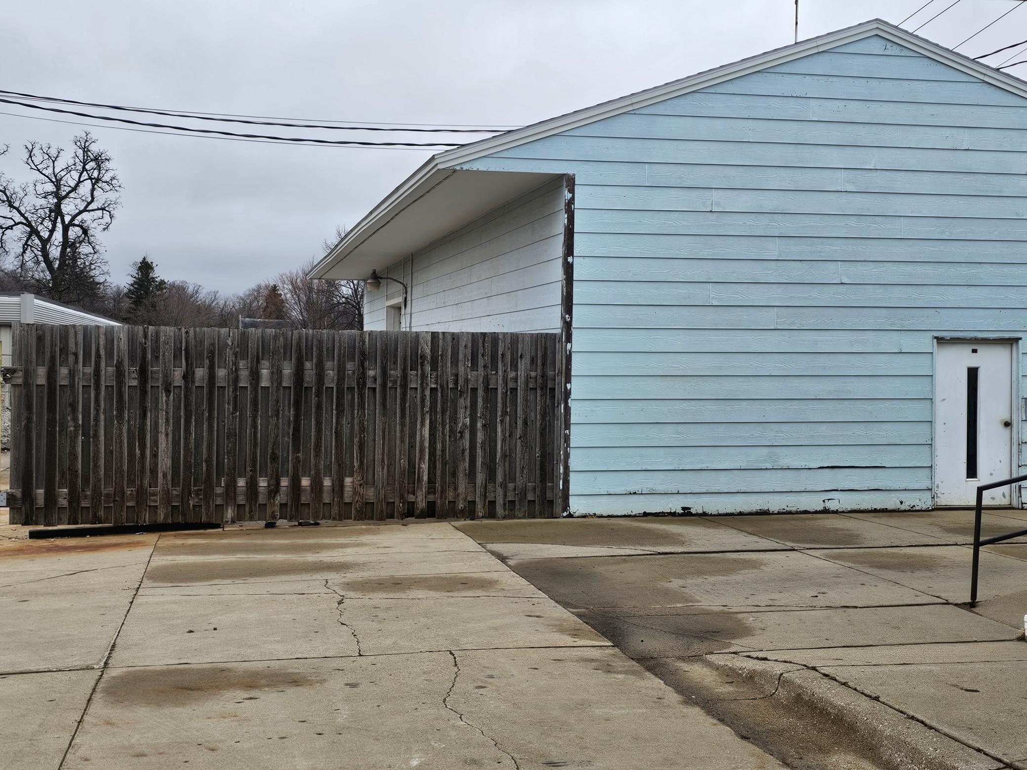 214 6th Avenue E Property Photo 3