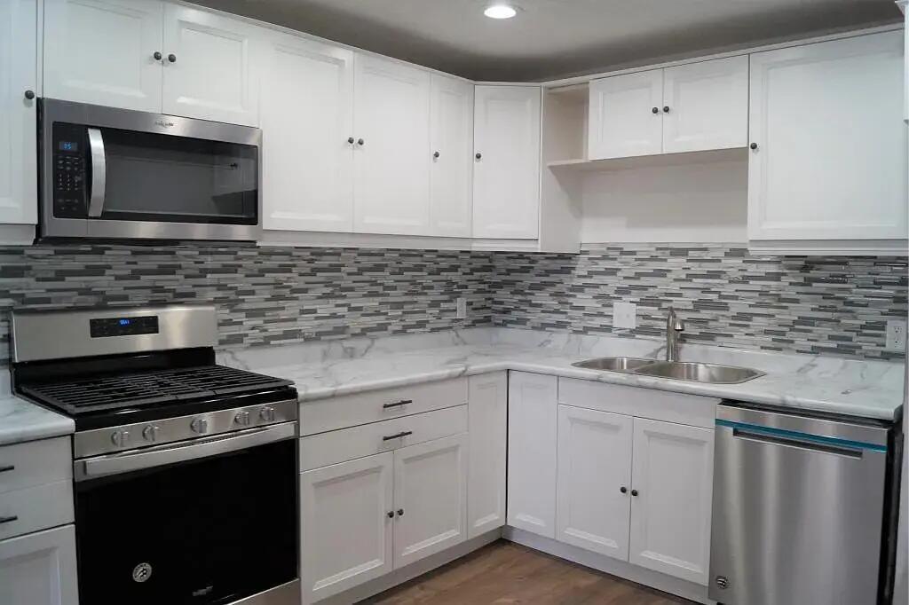 7332 72nd Lane N Property Photo 3