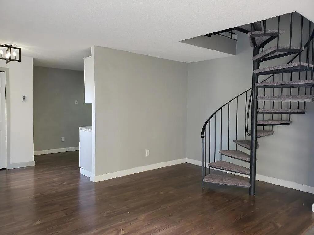 7332 72nd Lane N Property Photo 10