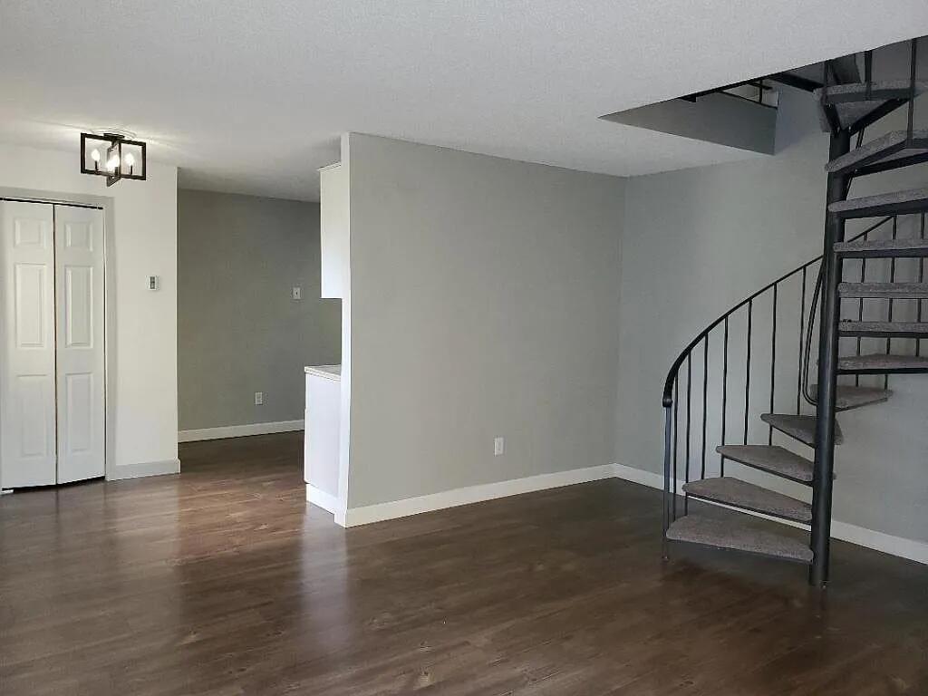 7332 72nd Lane N Property Photo 11