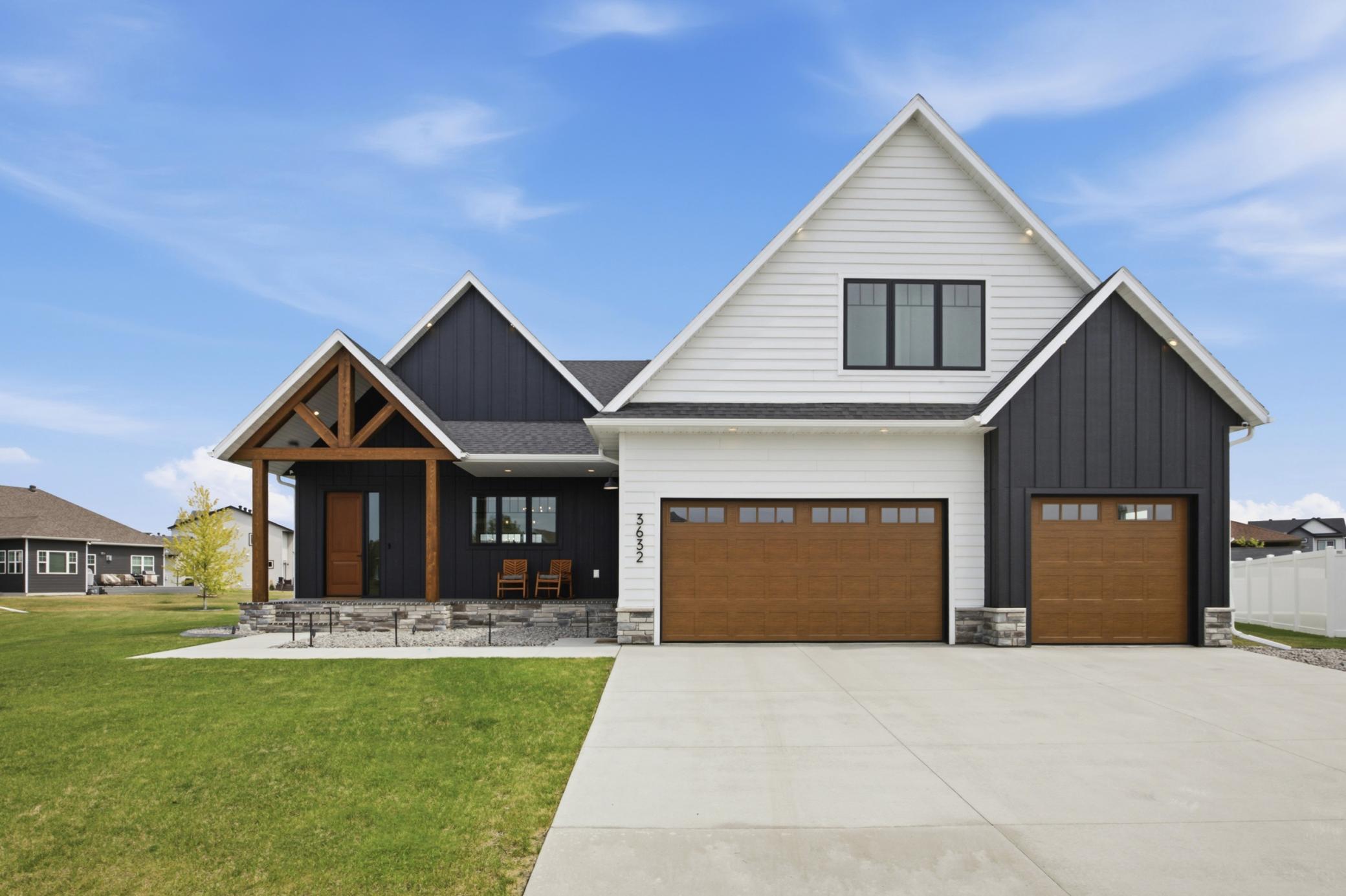 3632 Crimson Loop S Property Photo 1