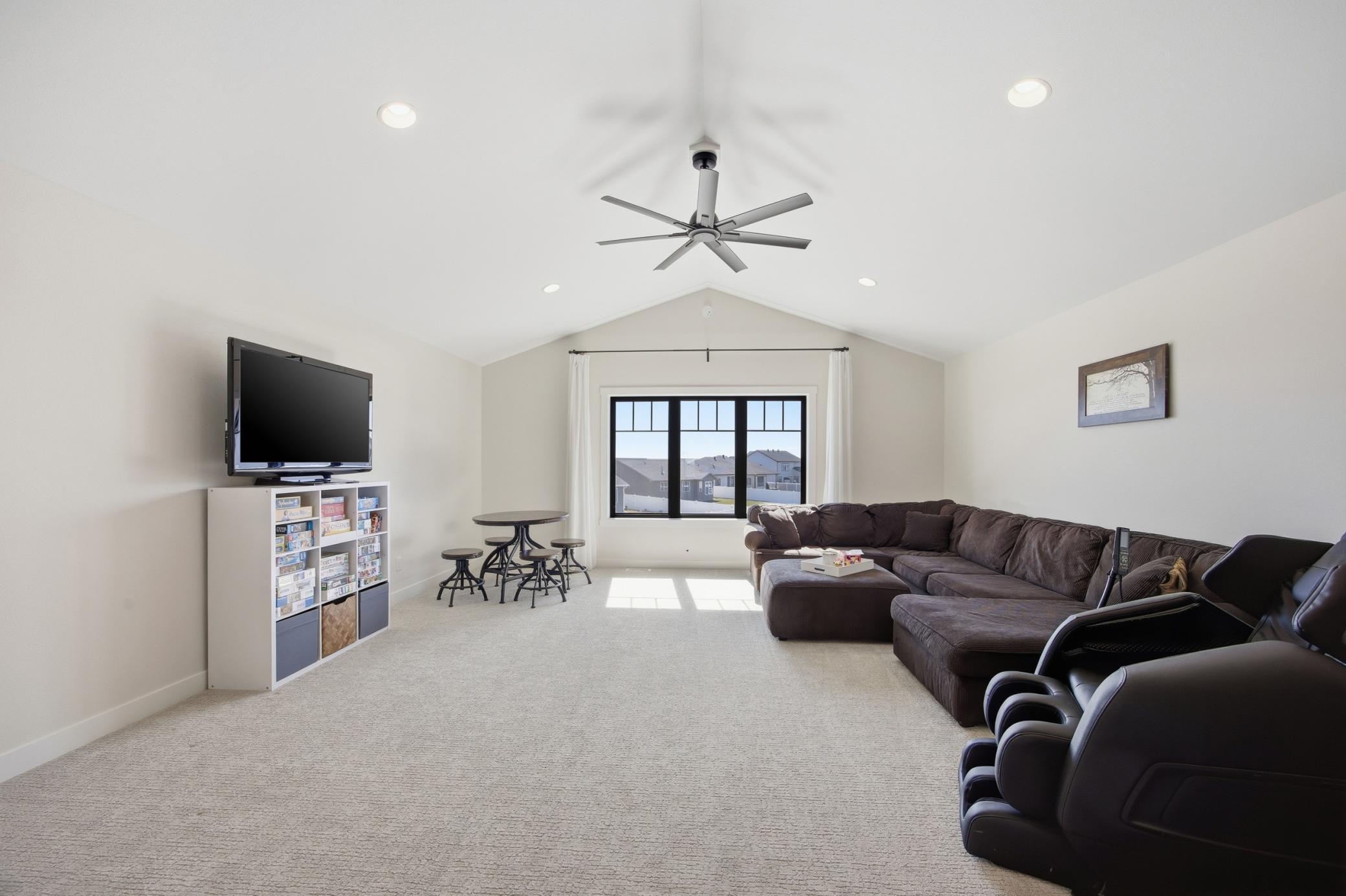 3632 Crimson Loop S Property Photo 38