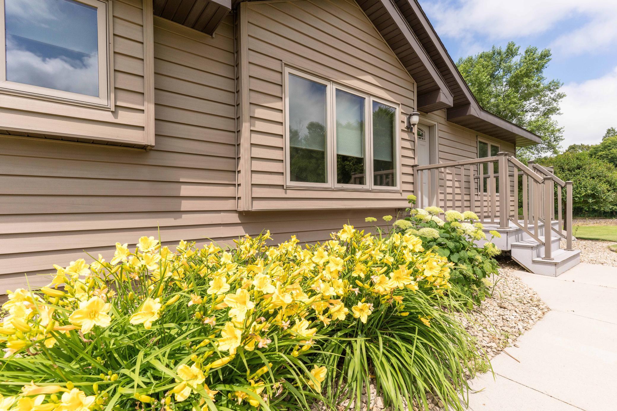 6432 Botzet Road Ne Property Photo 4
