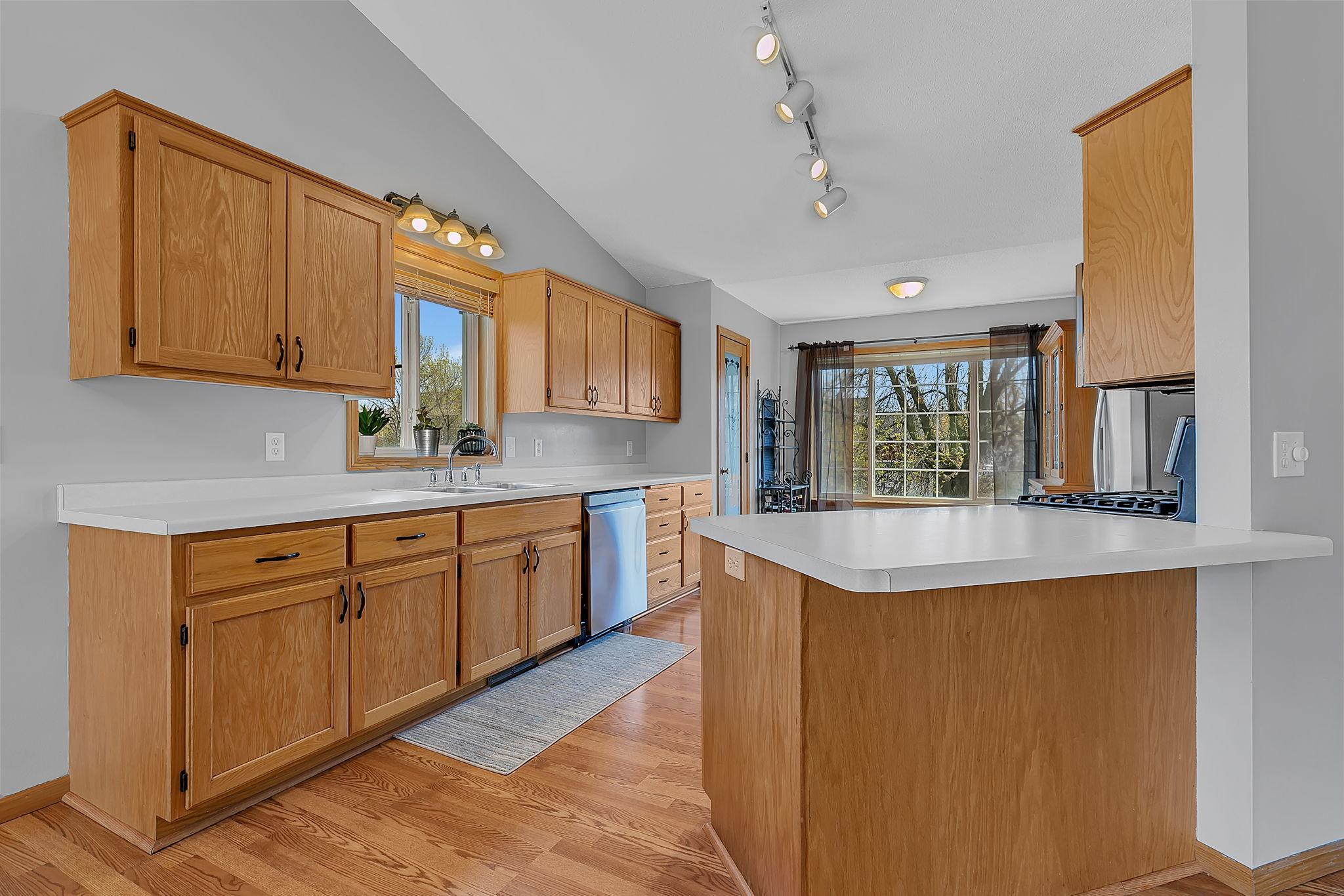 6158 Wildwood Way Property Photo 4
