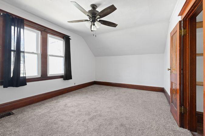 712 10th Avenue S Property Photo 2