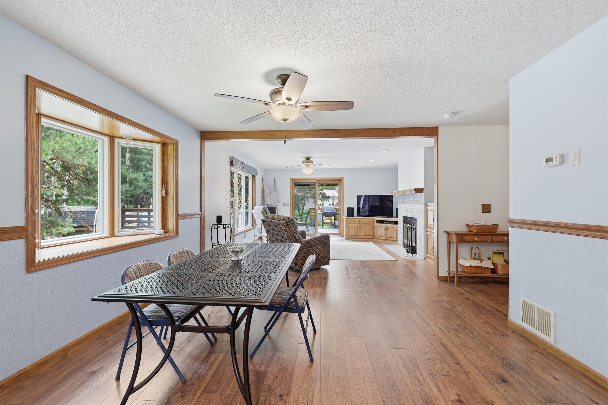 2217 Gentry Avenue N Property Photo 17