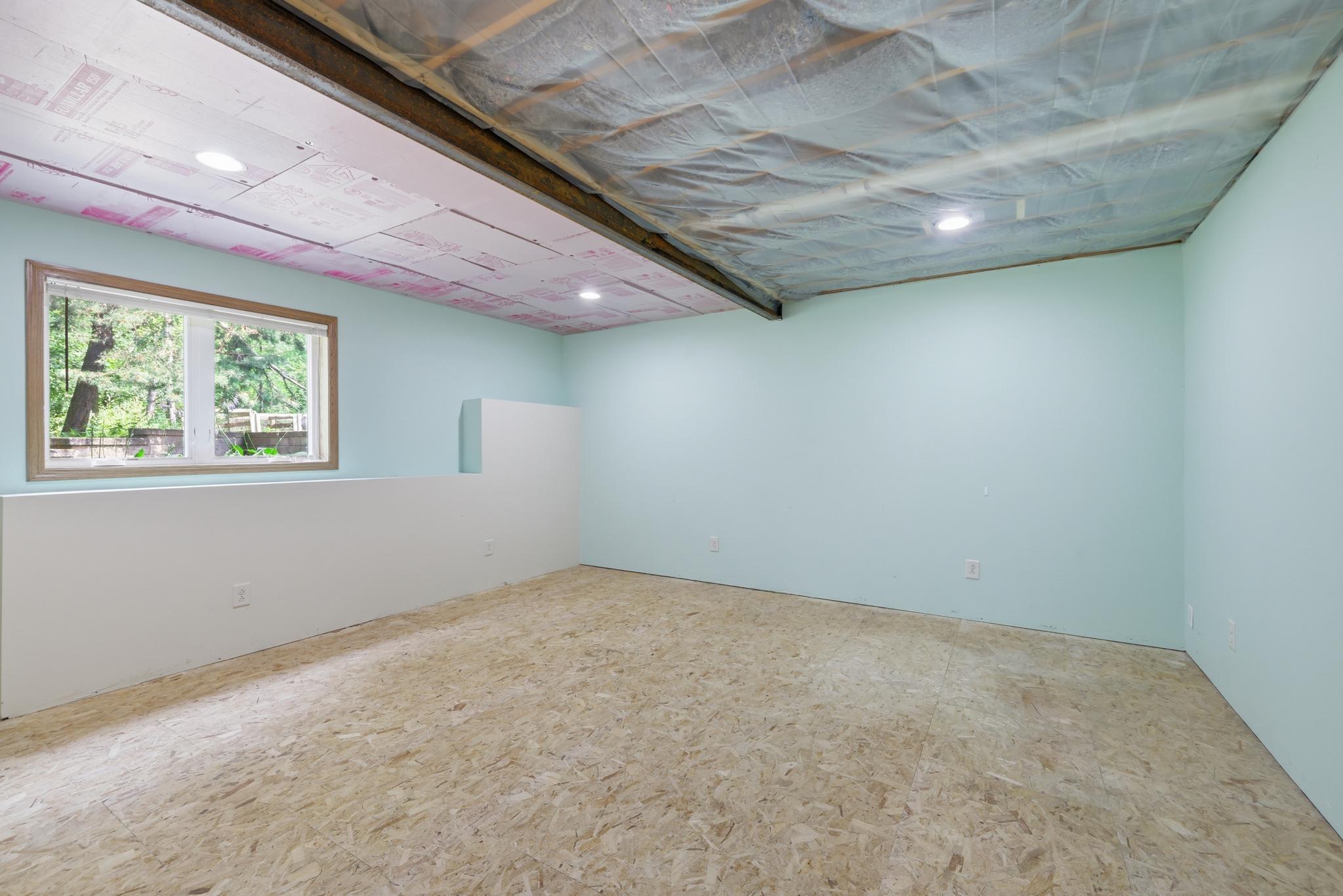 2217 Gentry Avenue N Property Photo 33