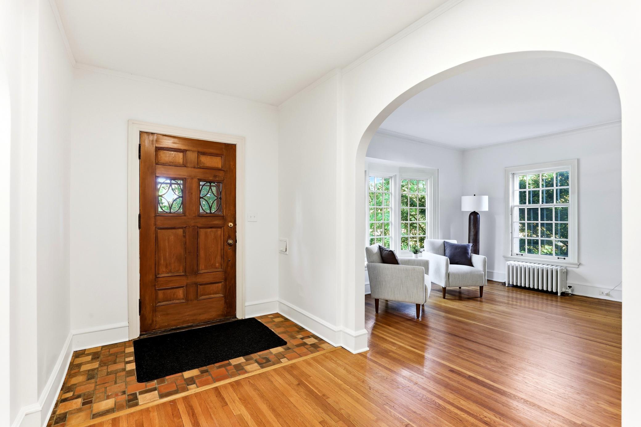 1615 E River Parkway Property Photo 3