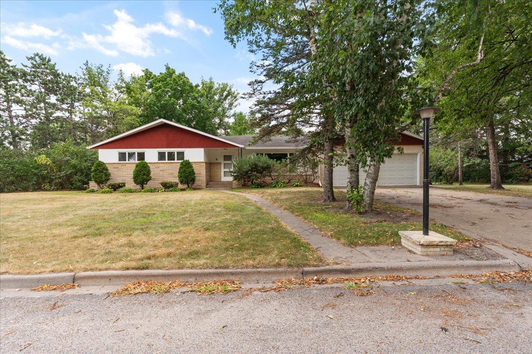 824 Willow Street Property Photo 1