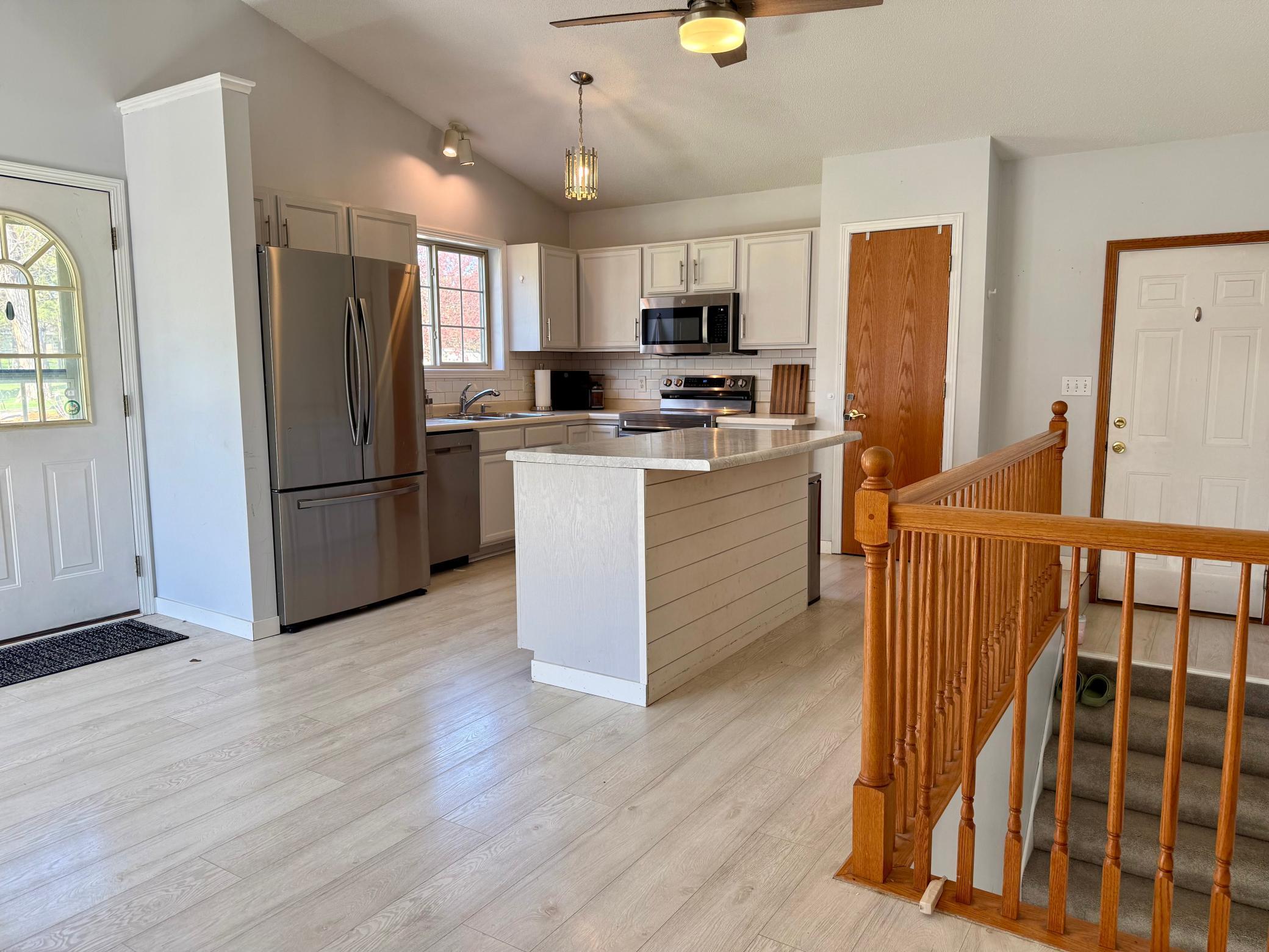 3818 Strathmore Lane Se Property Photo 6