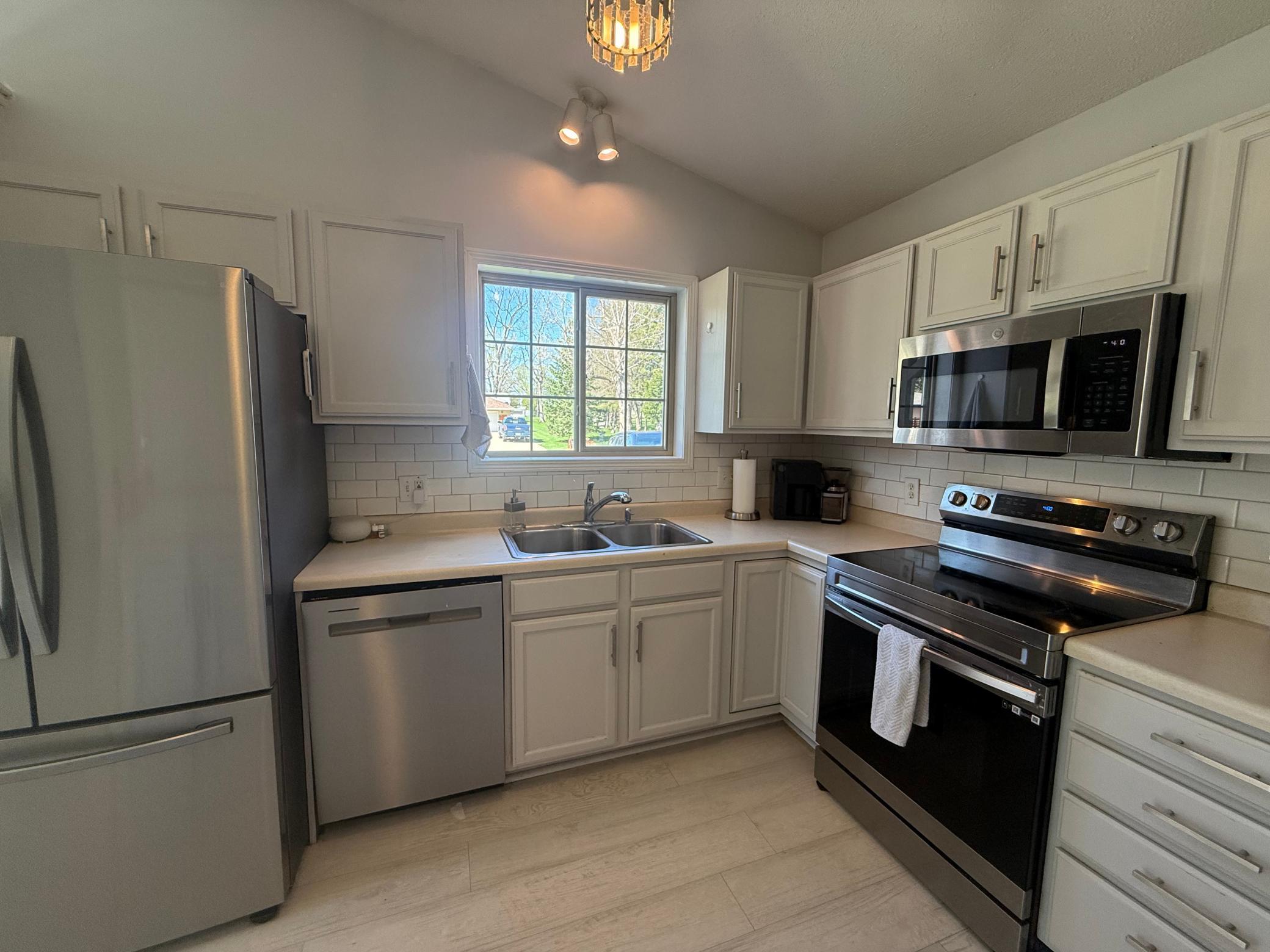 3818 Strathmore Lane Se Property Photo 15