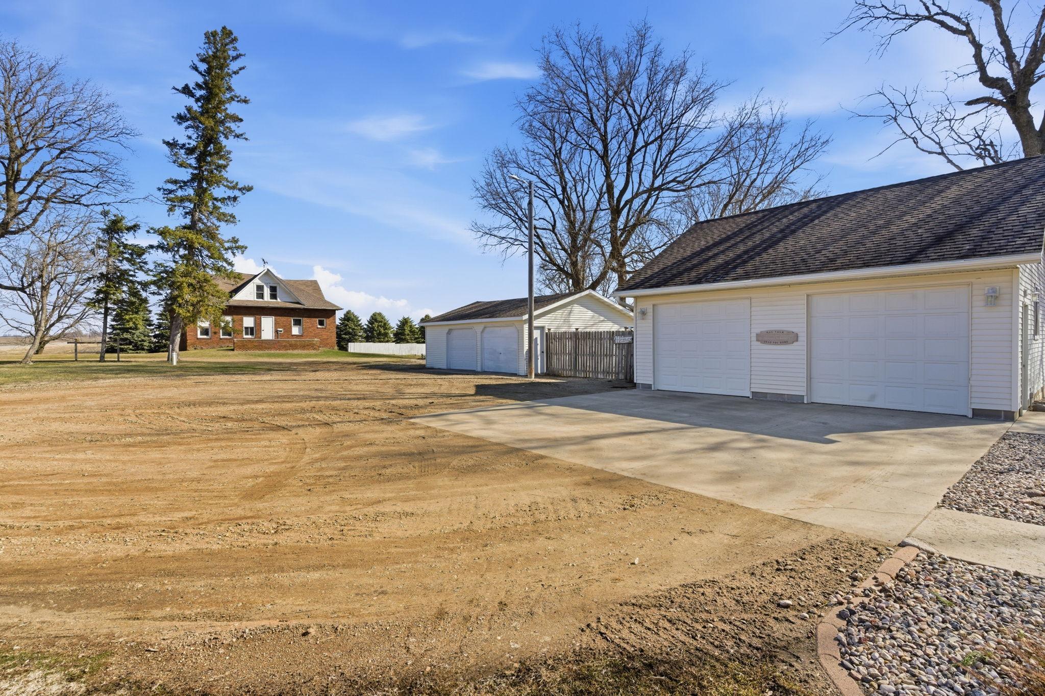 9791 County Road 4 Se Property Photo 6