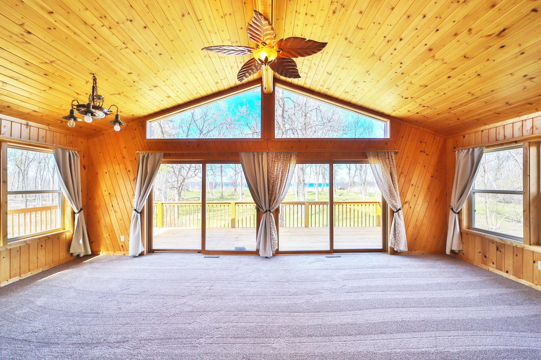 18352 Johnson Road Property Photo 12