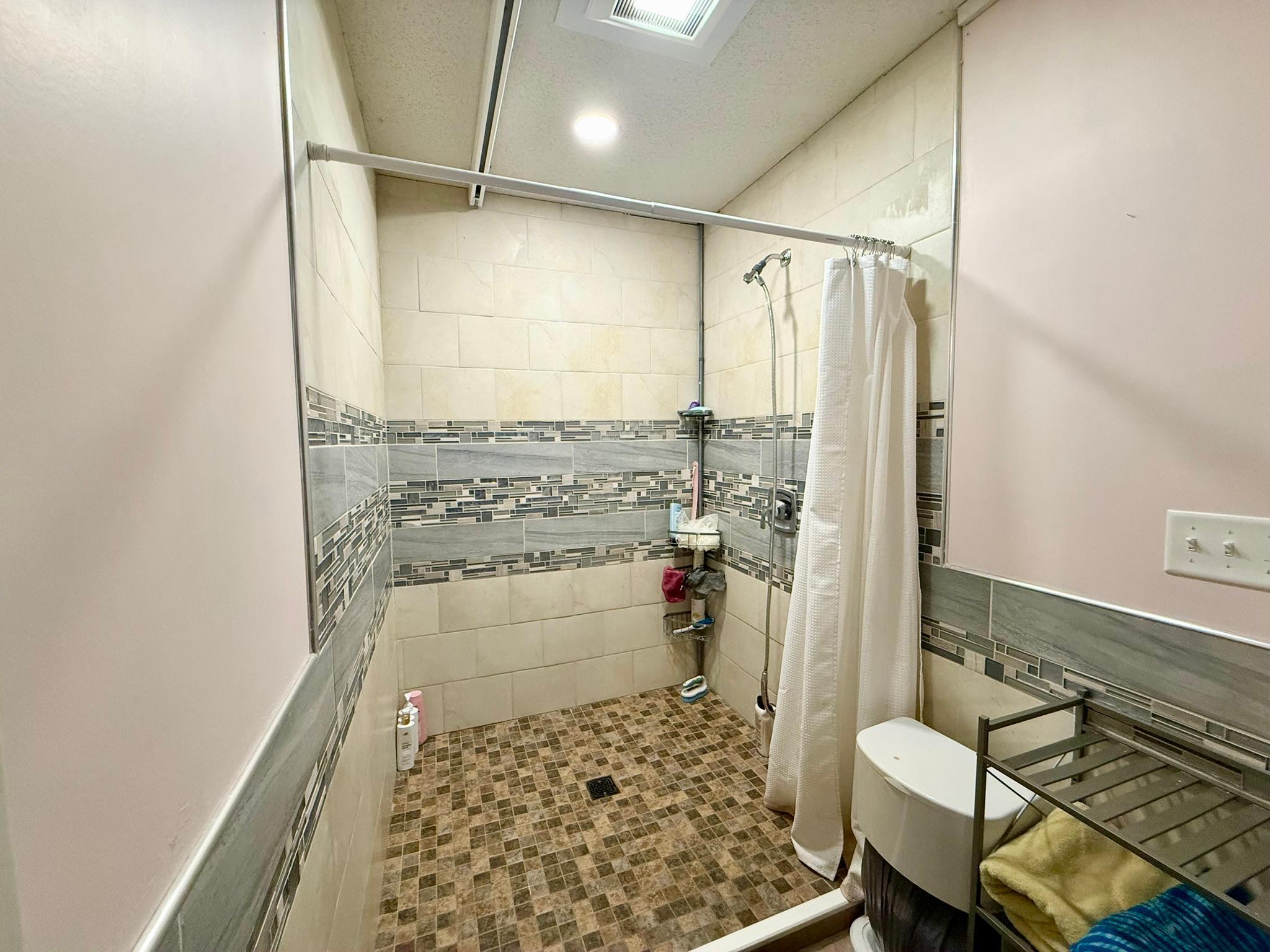 3874 Airway Lane Ne Property Photo 45