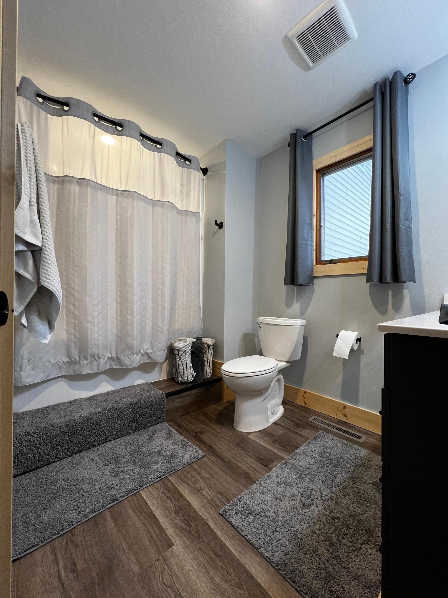 442 4th Street Property Photo 8