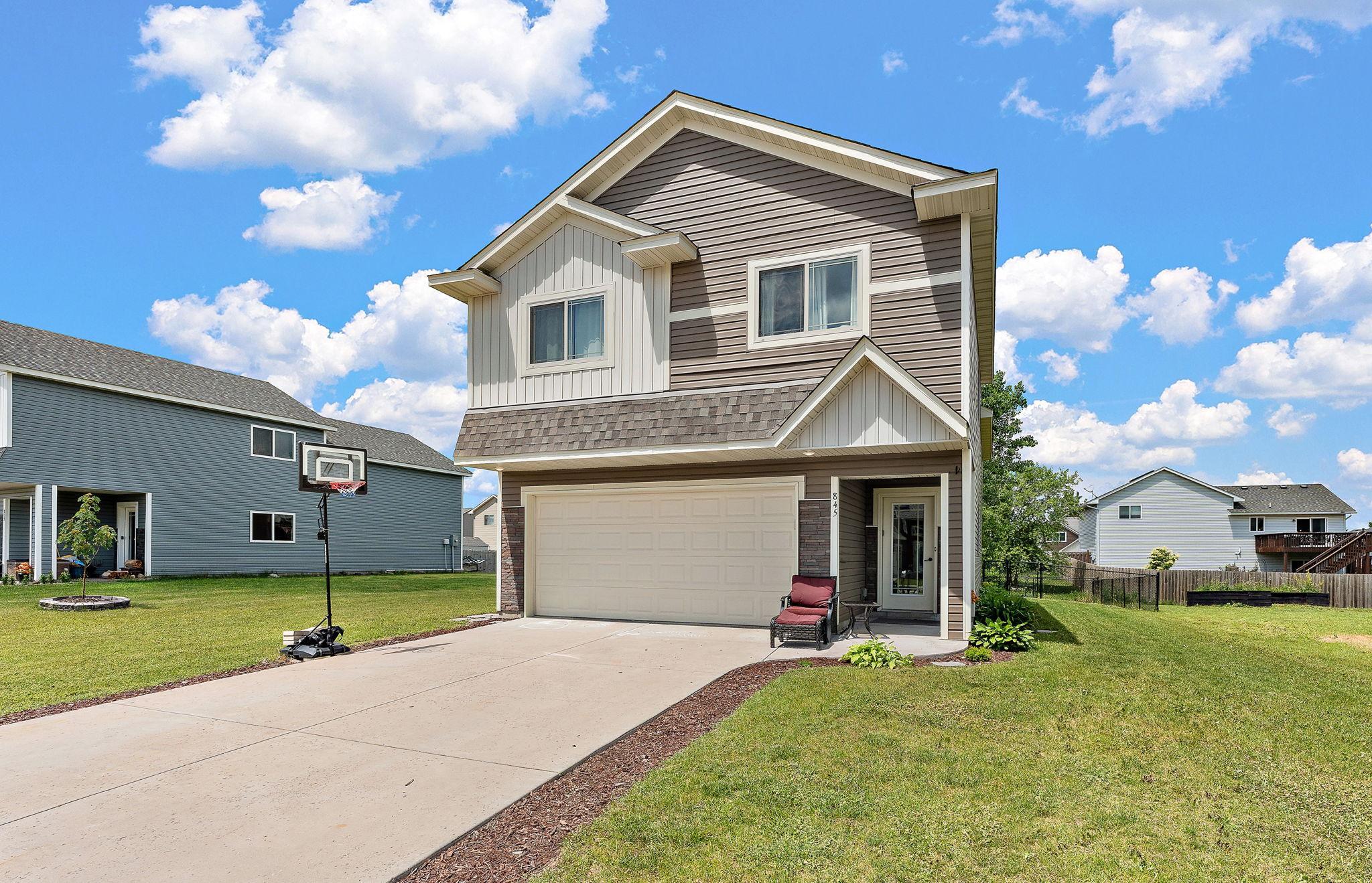 845 Highview Loop SE Property Photo 1