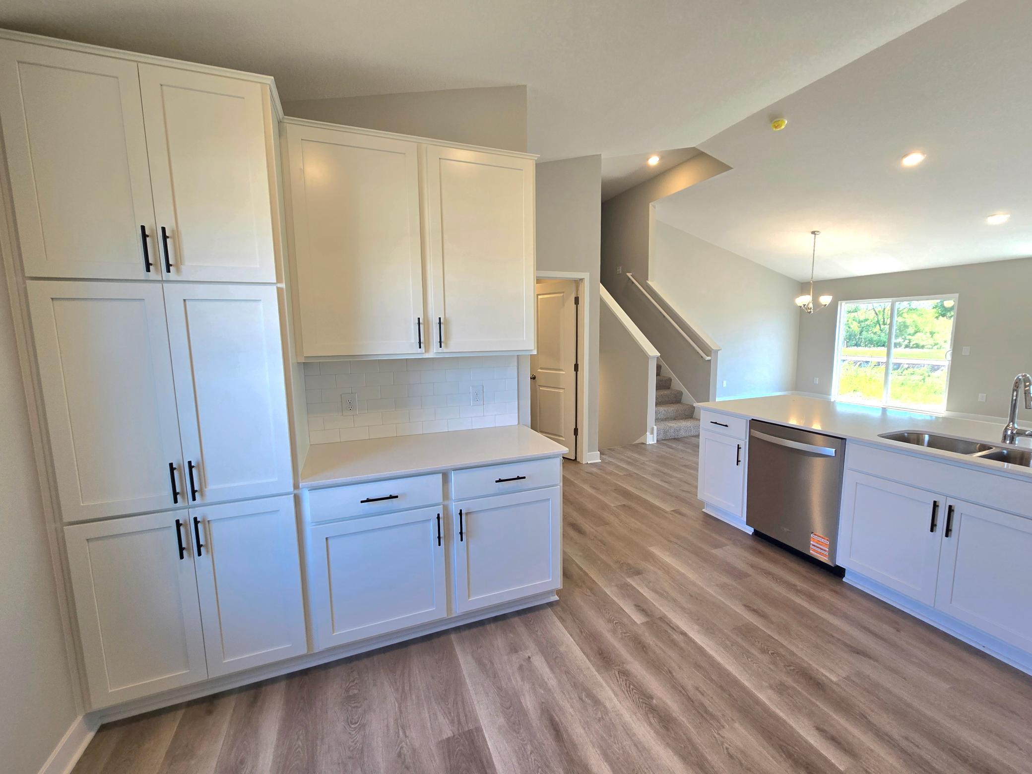 7375 Imperial Way Property Photo 4
