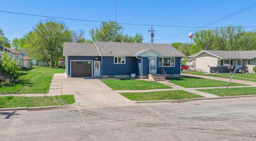 30 3rd Avenue W Property Photo 1