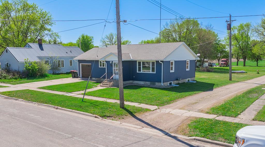 30 3rd Avenue W Property Photo 3