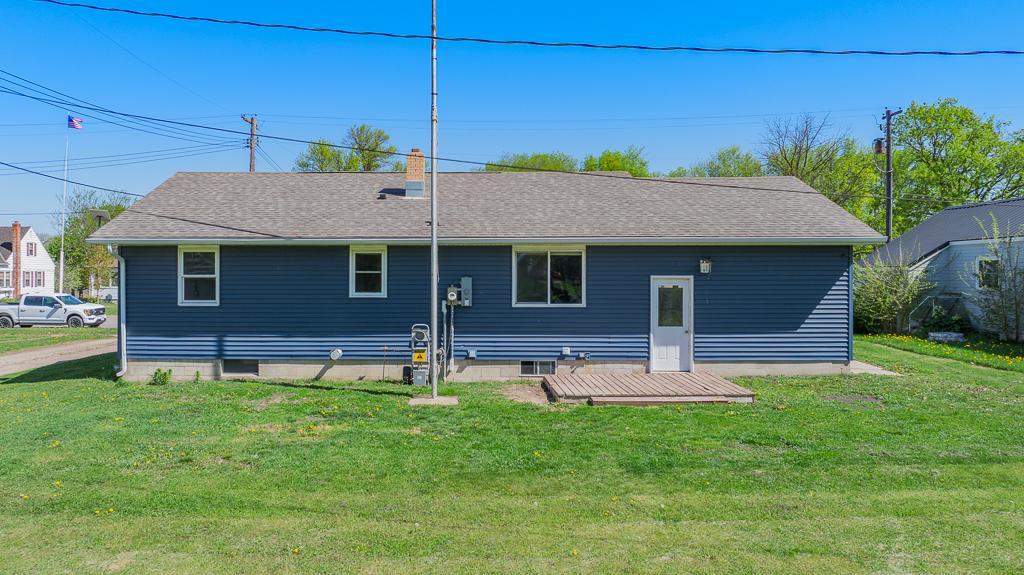 30 3rd Avenue W Property Photo 5