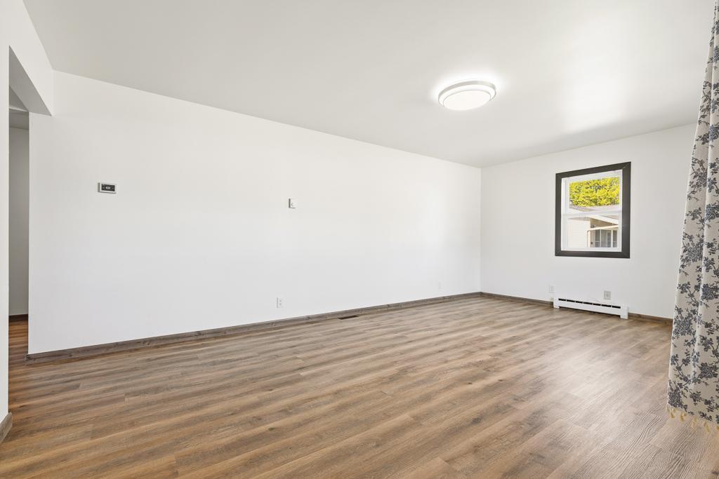 30 3rd Avenue W Property Photo 10