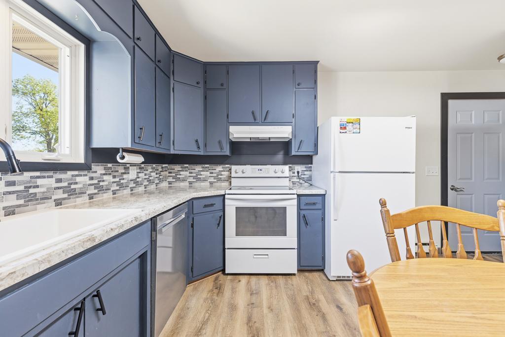 30 3rd Avenue W Property Photo 16