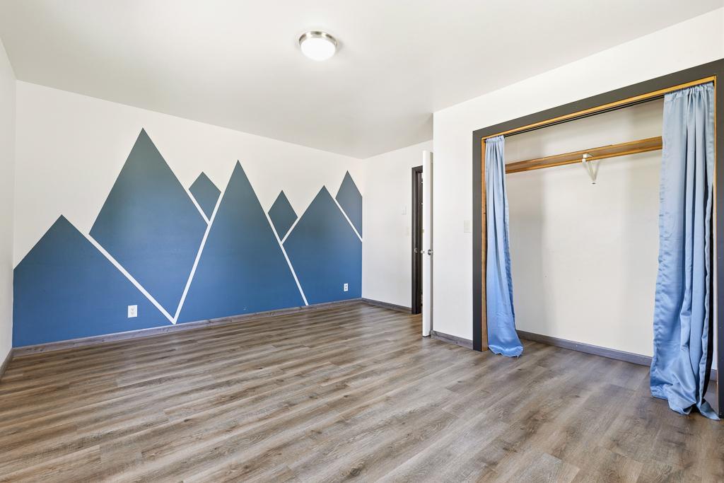 30 3rd Avenue W Property Photo 25