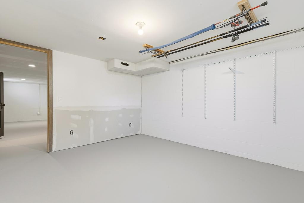 30 3rd Avenue W Property Photo 40