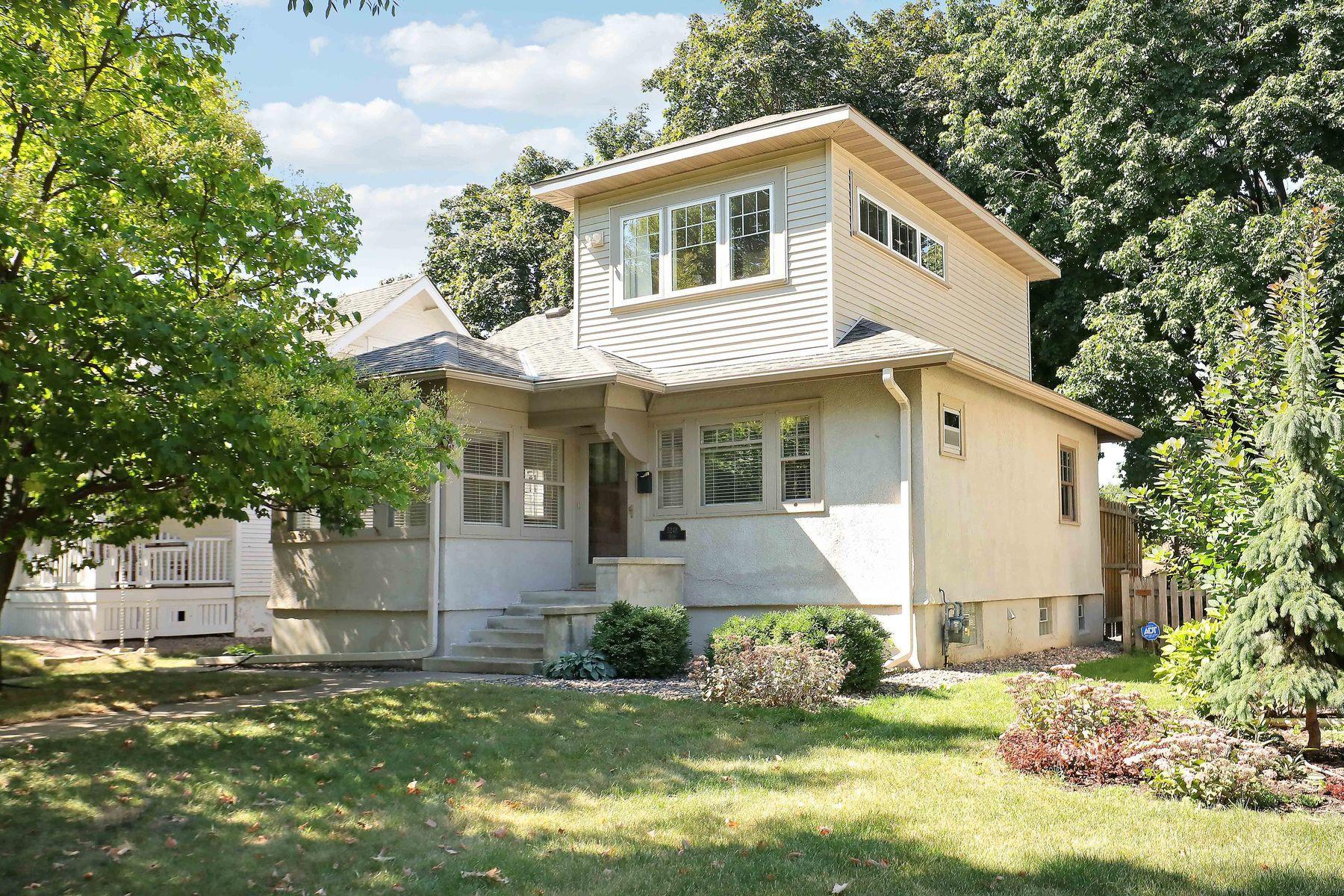 5248 Beard Avenue S Property Photo 1