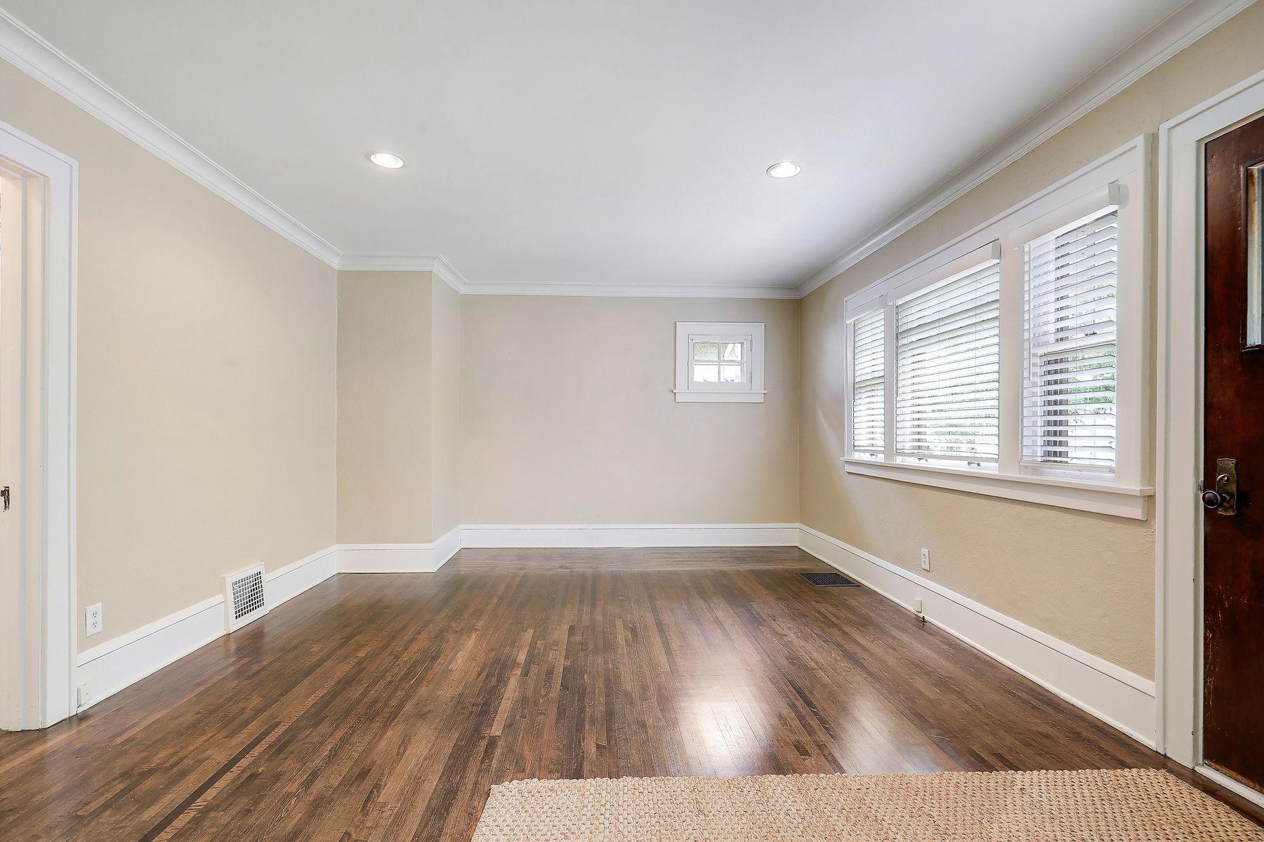 5248 Beard Avenue S Property Photo 5