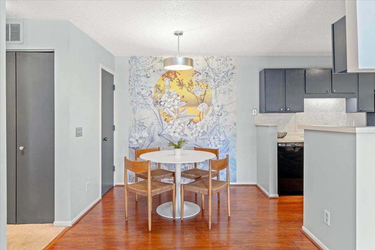 1720 Pleasant Street H Property Photo 6