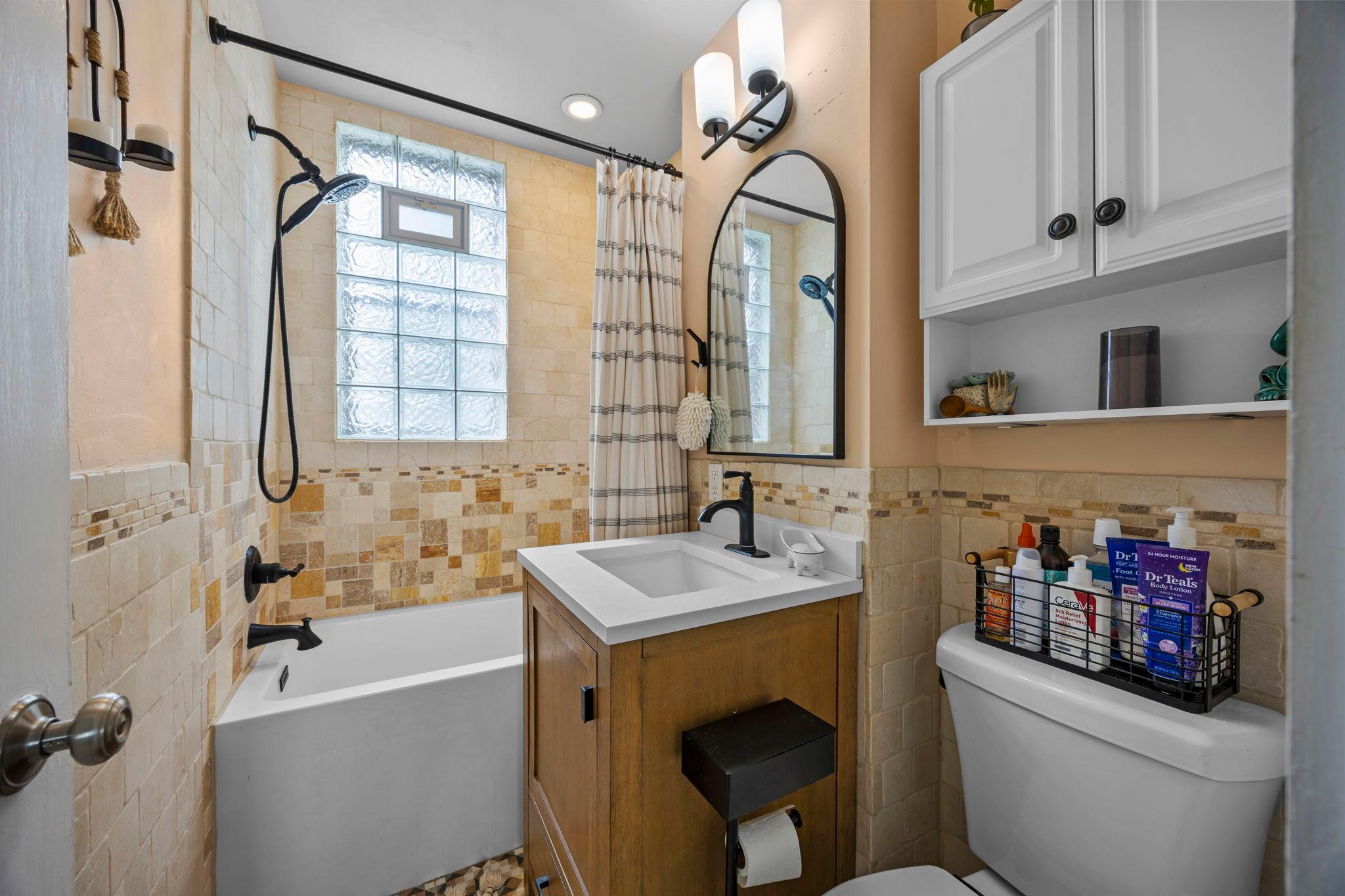 441 View Street Property Photo 6