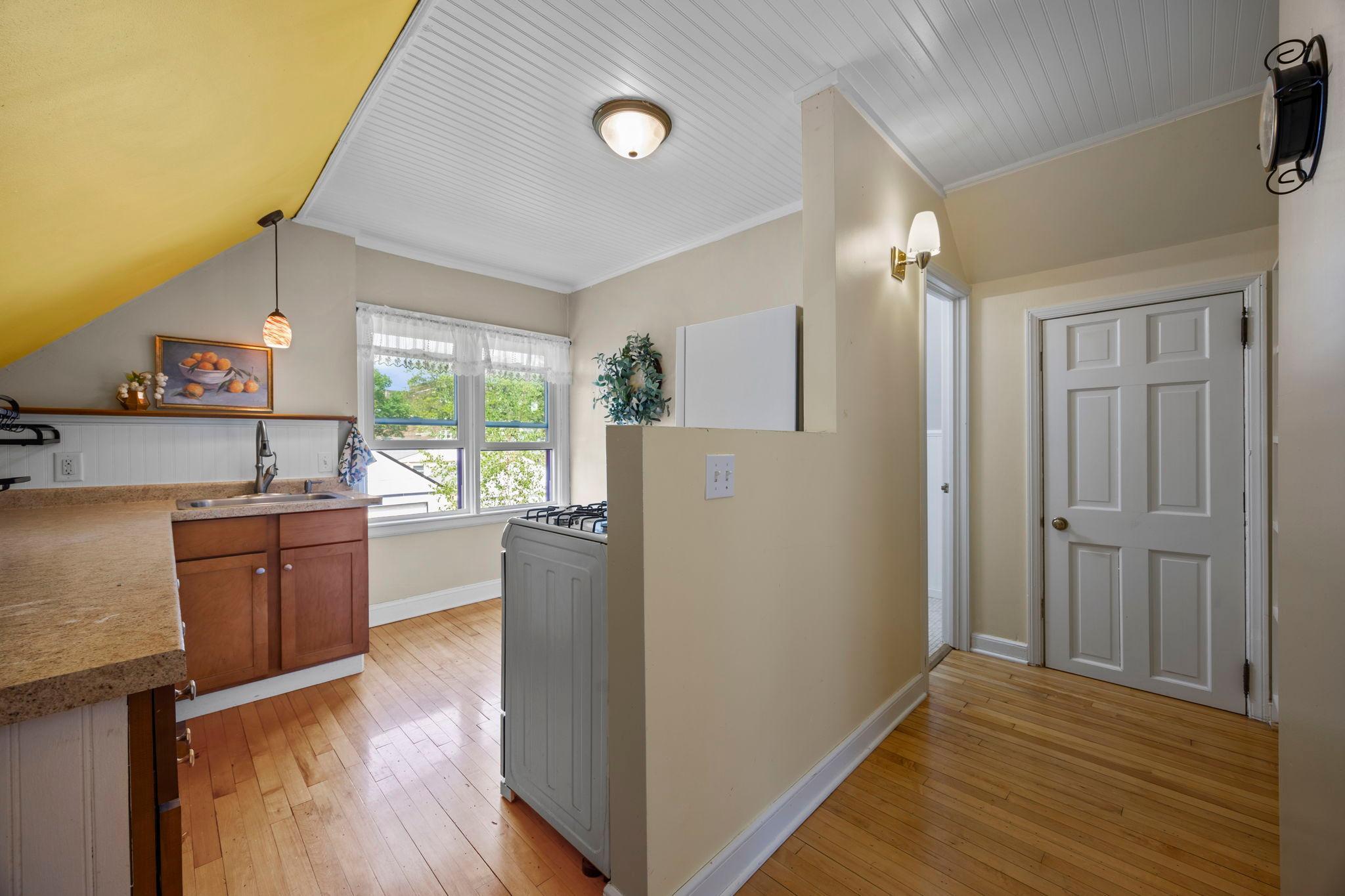 441 View Street Property Photo 15