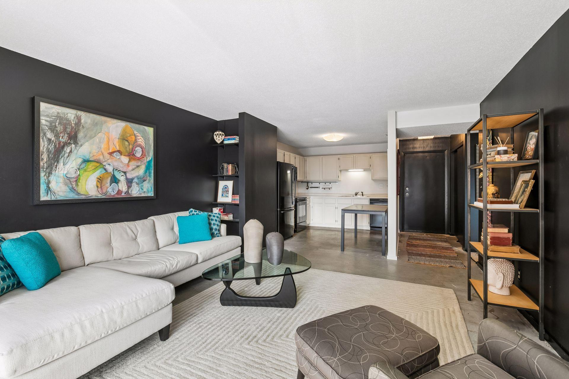 66 9th Street E 2113 Property Photo 4
