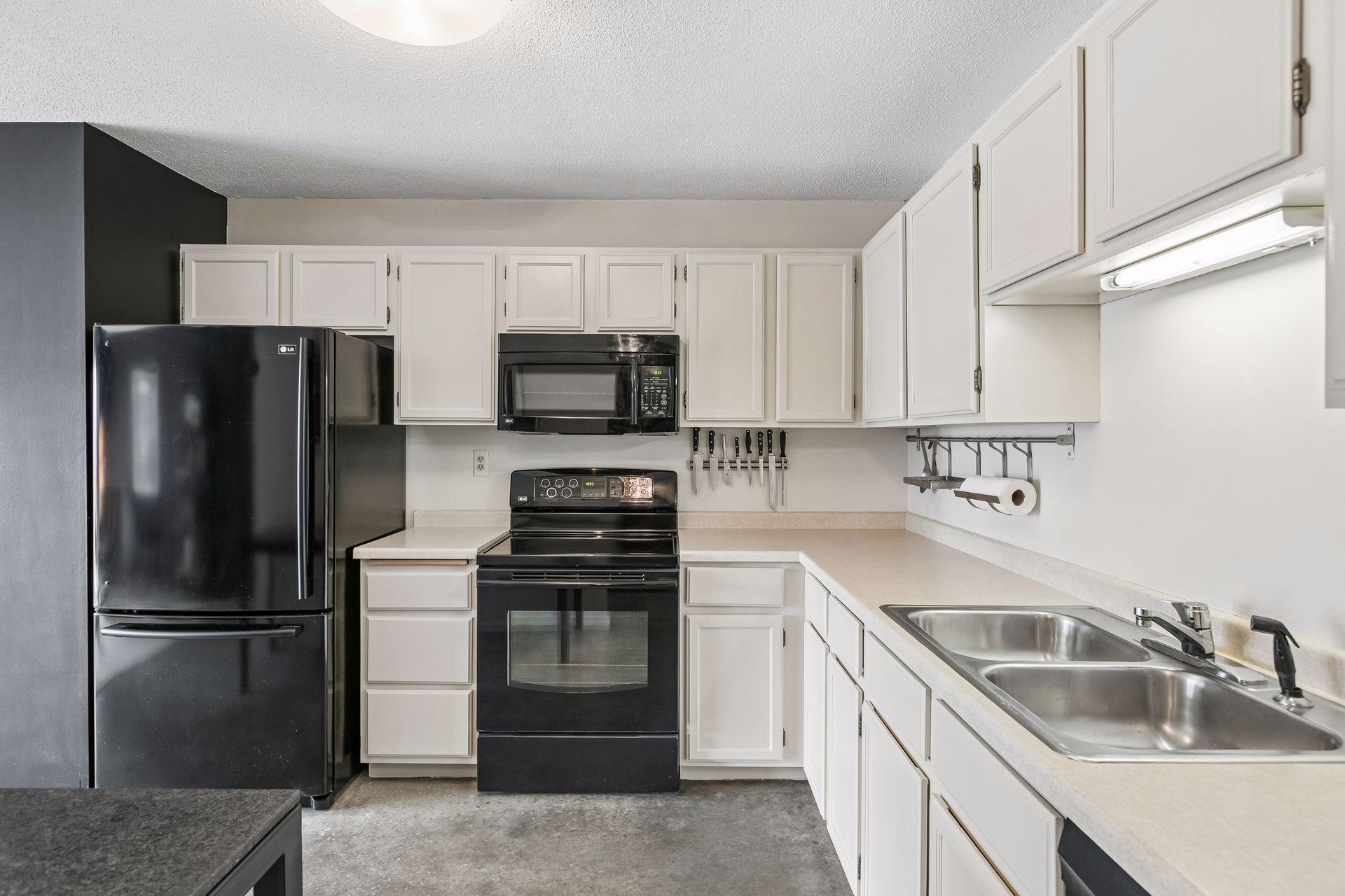 66 9th Street E 2113 Property Photo 6