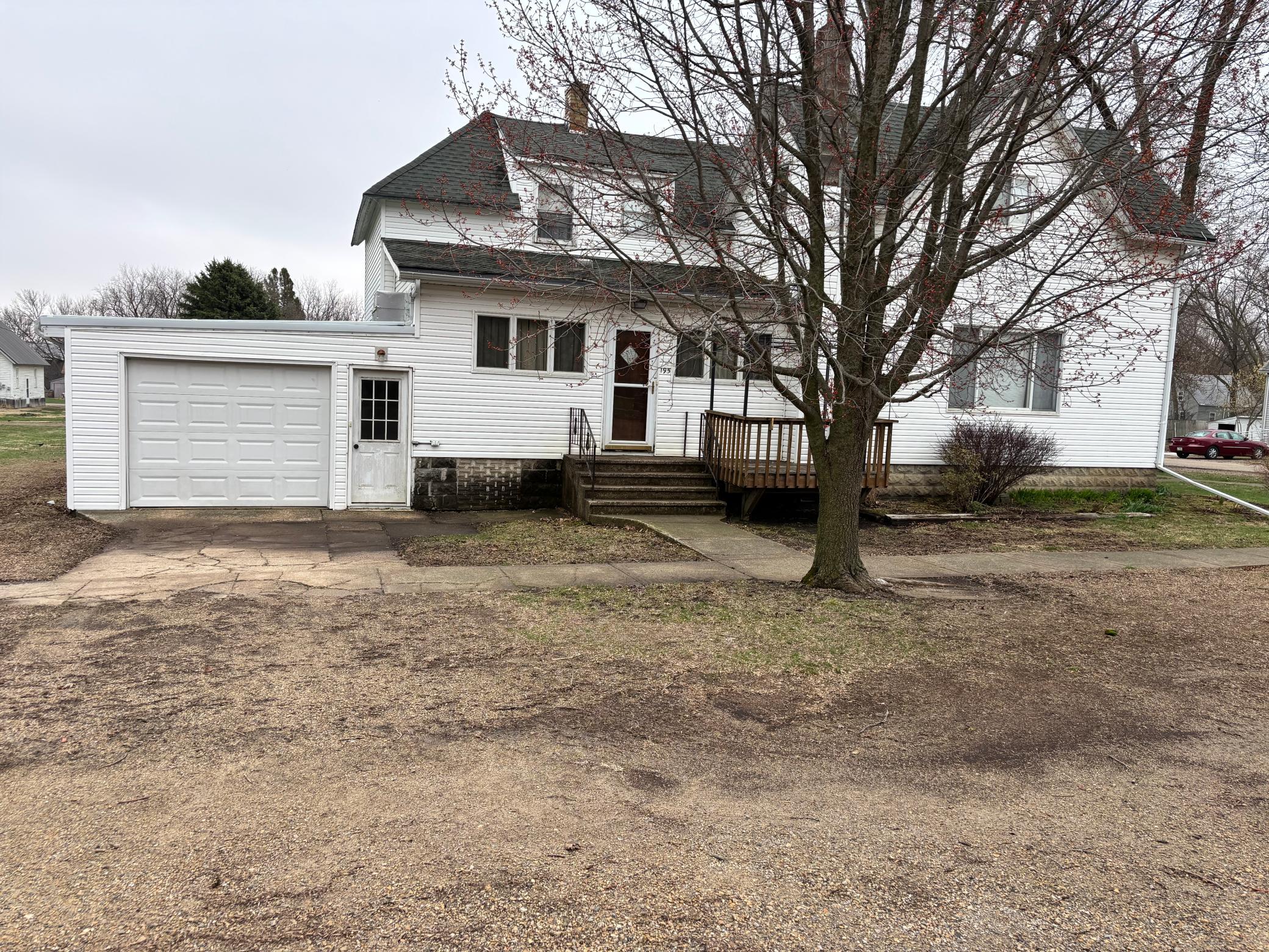 195 S Monroe Street Property Photo 2
