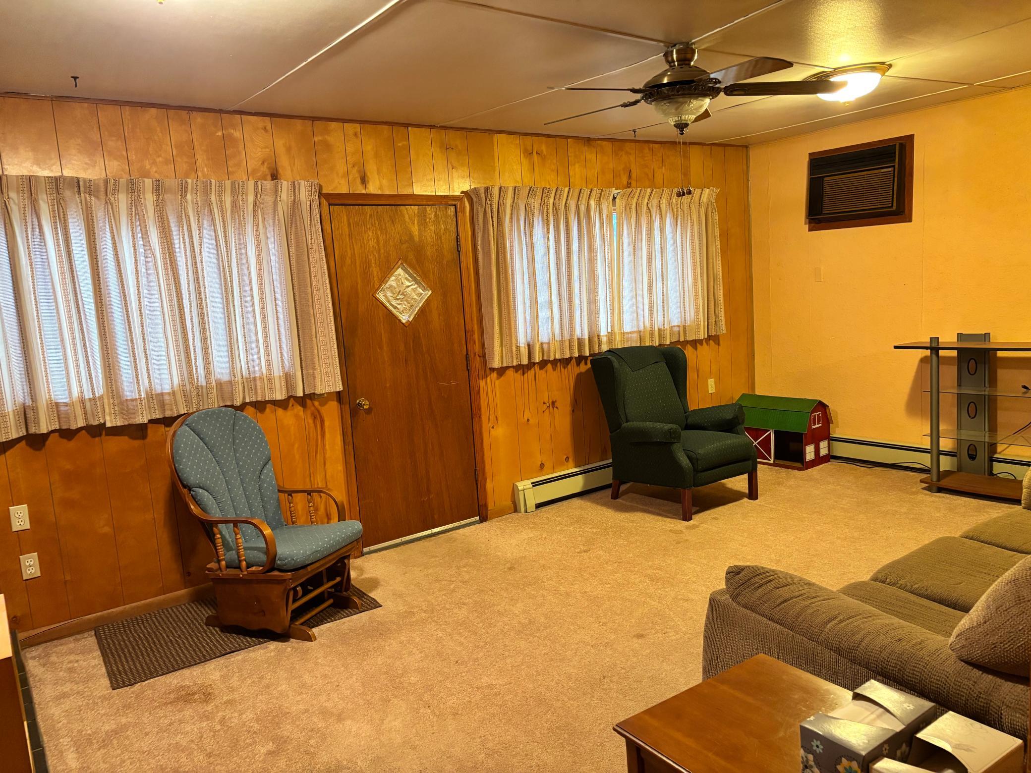 195 S Monroe Street Property Photo 15