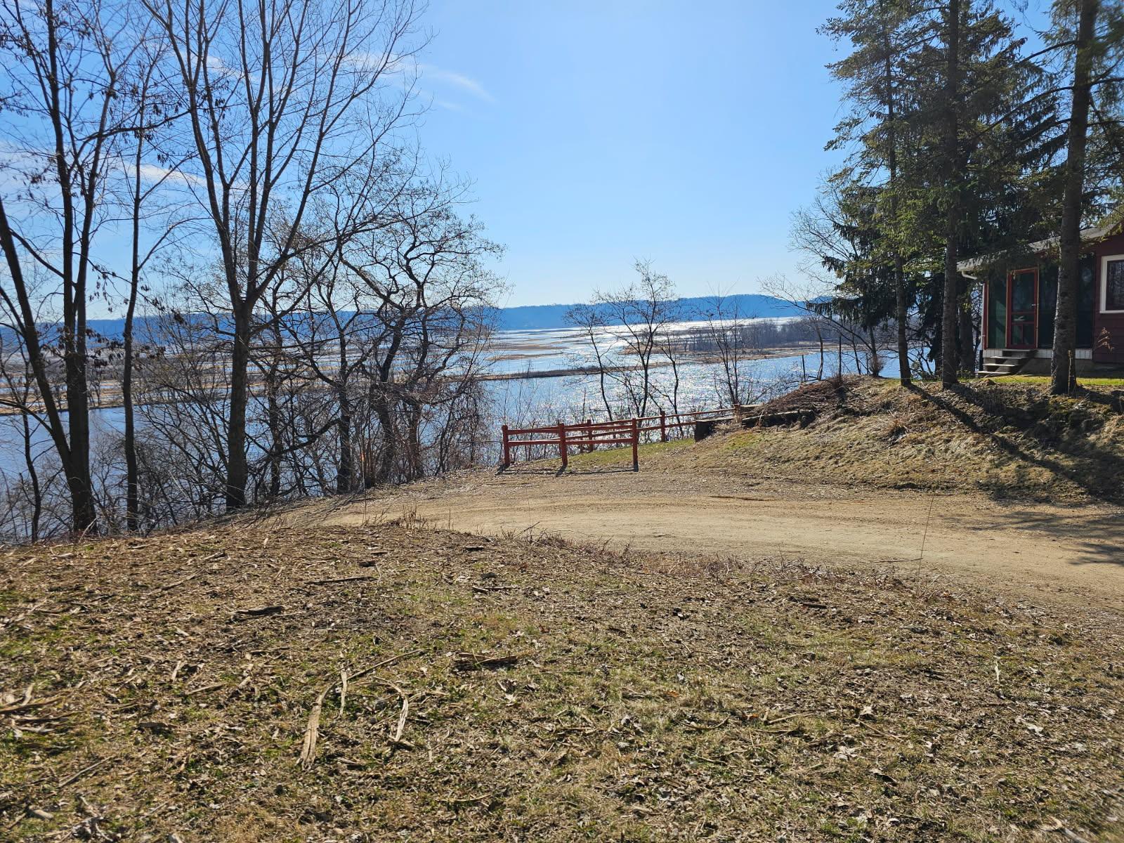 905 Mississippi Lane Property Photo 3