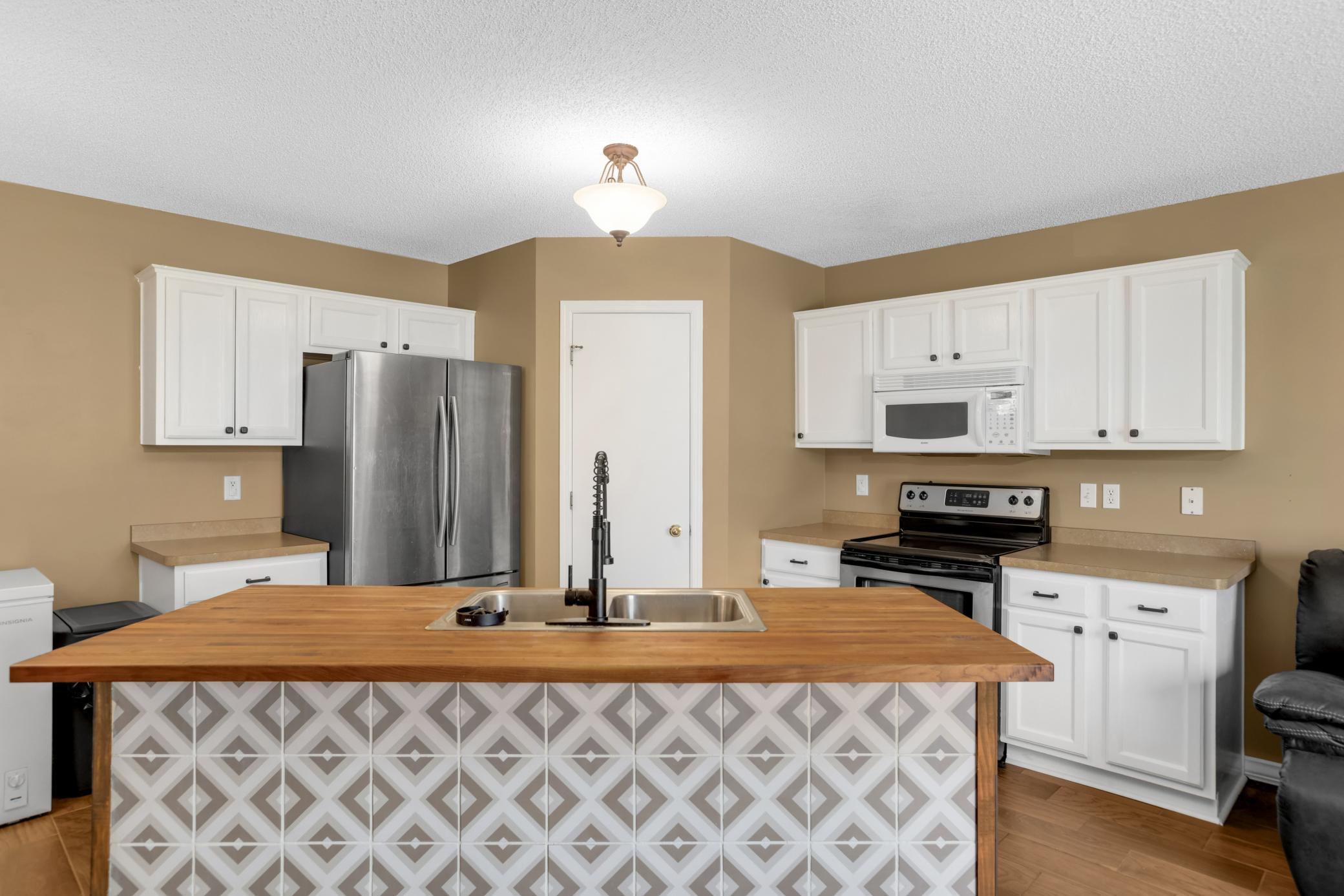 20082 Cabrilla Way Property Photo 8