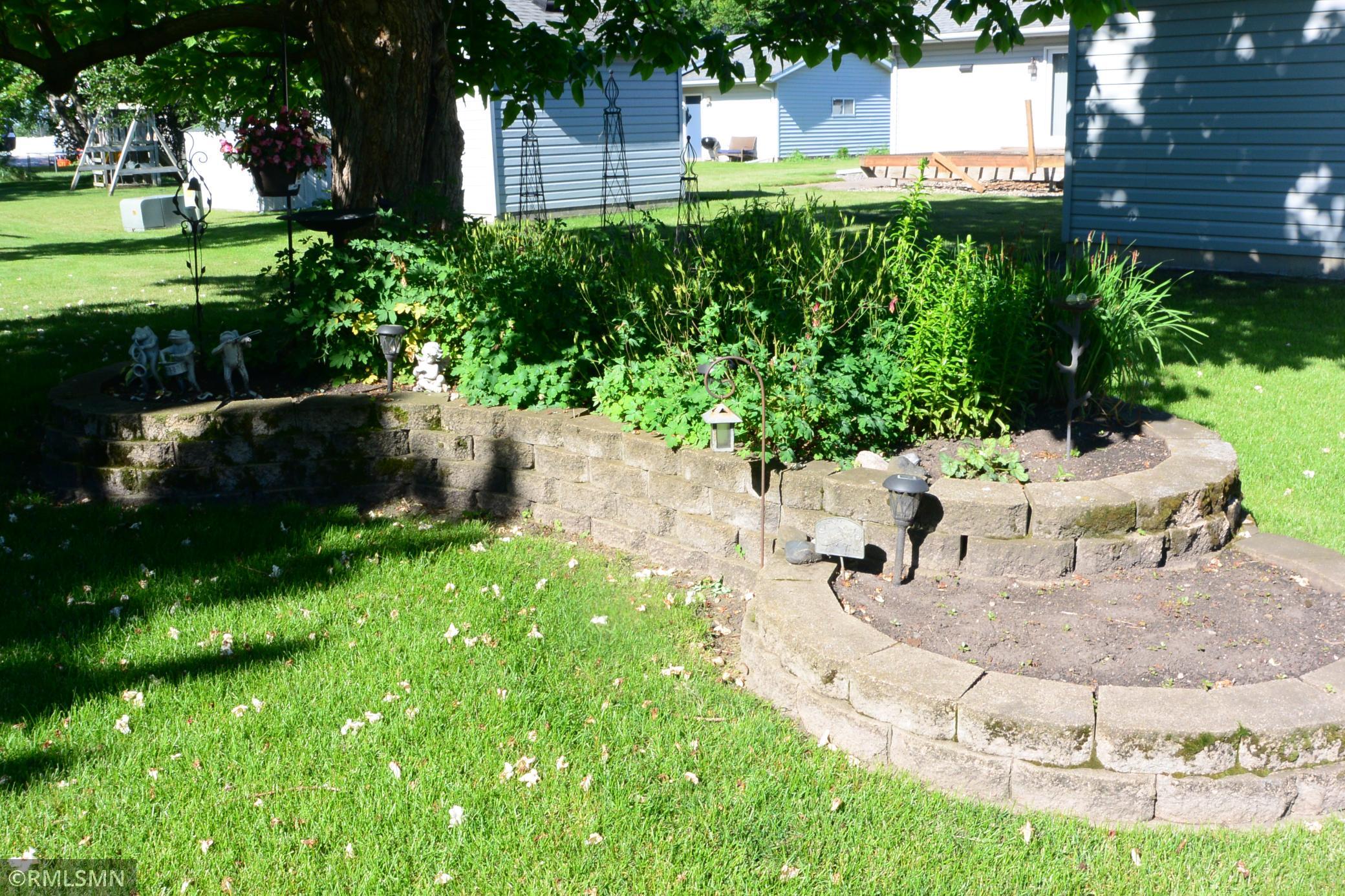 201 Douglas Drive Property Photo 5