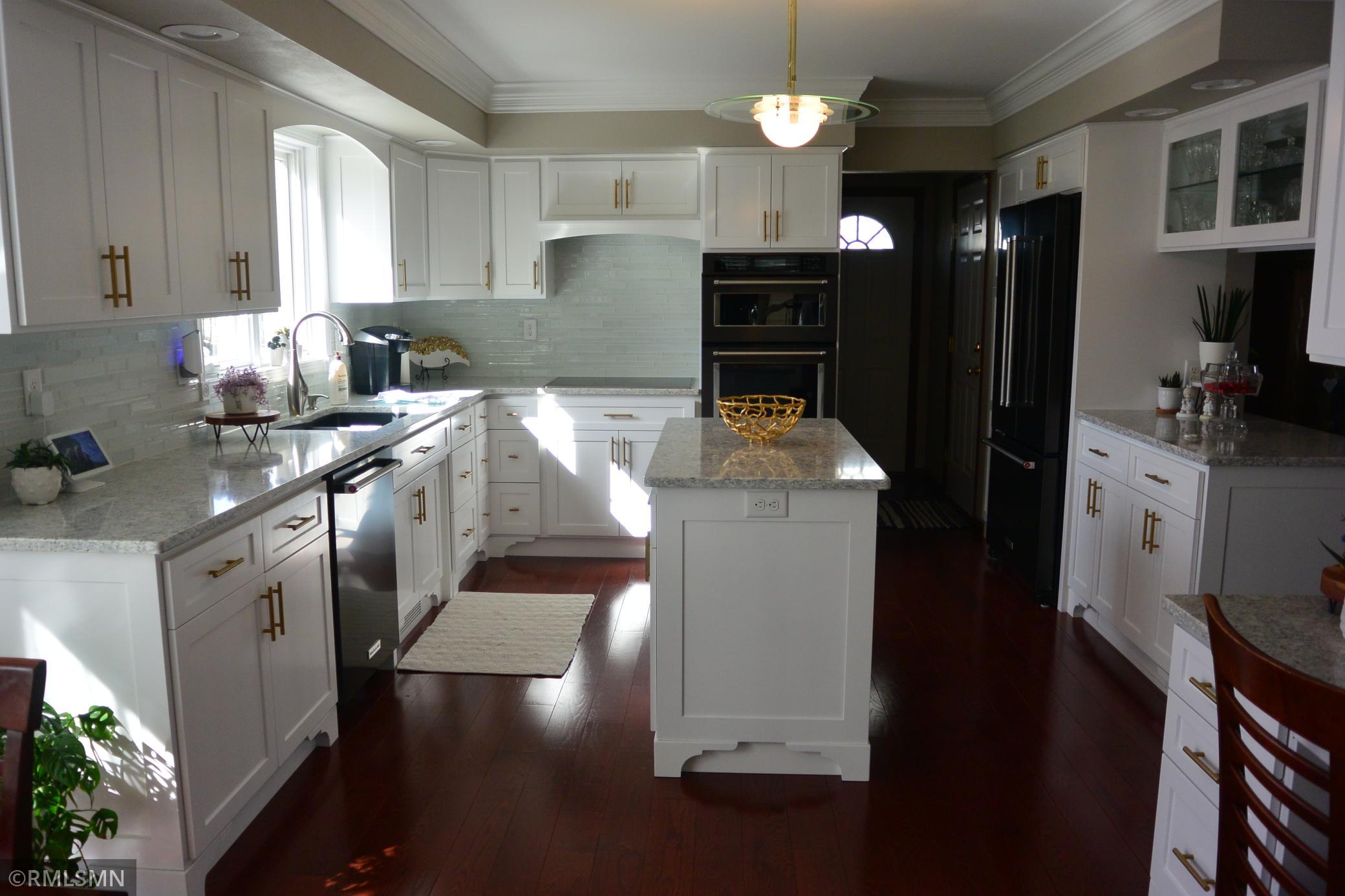 201 Douglas Drive Property Photo 7